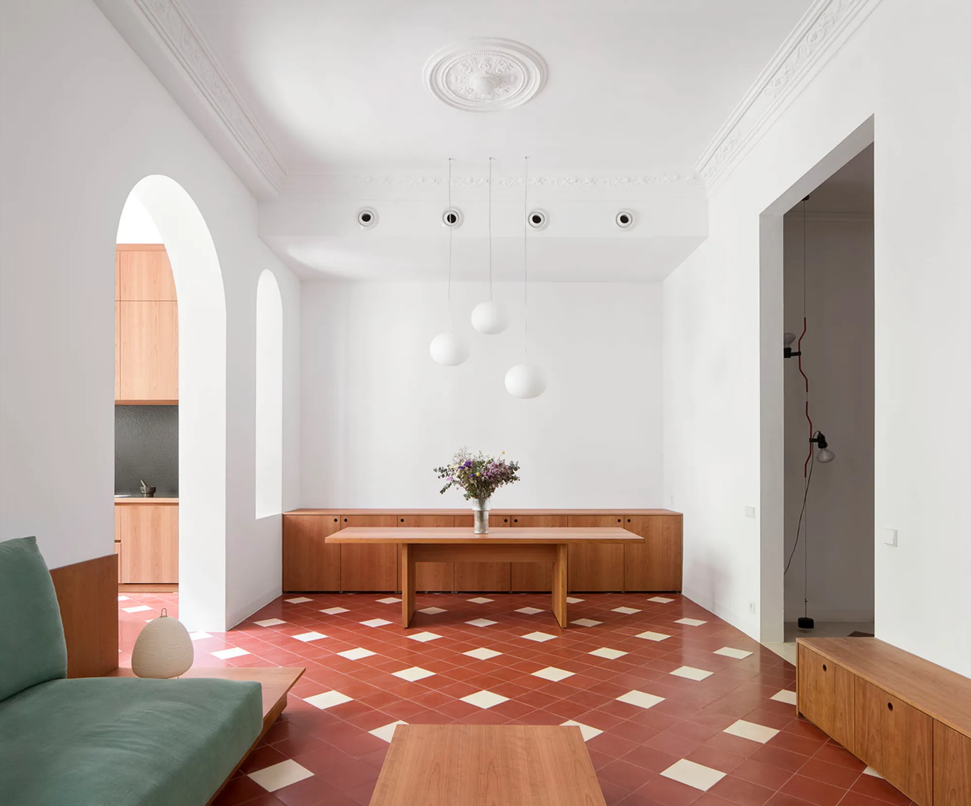 Domingo Renovation: A Light-Filled Transformation by Aramé Studio in Barcelona