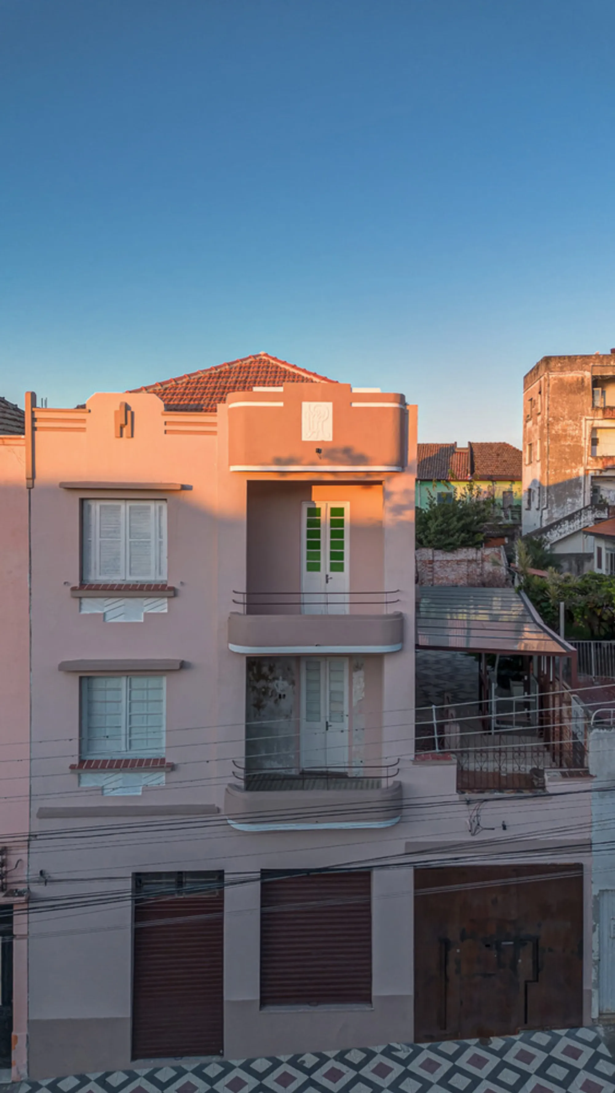 Revitalizing History: Coworking Casa Pedra’s Adaptive Reuse of Art Deco Architecture in Santa Maria"