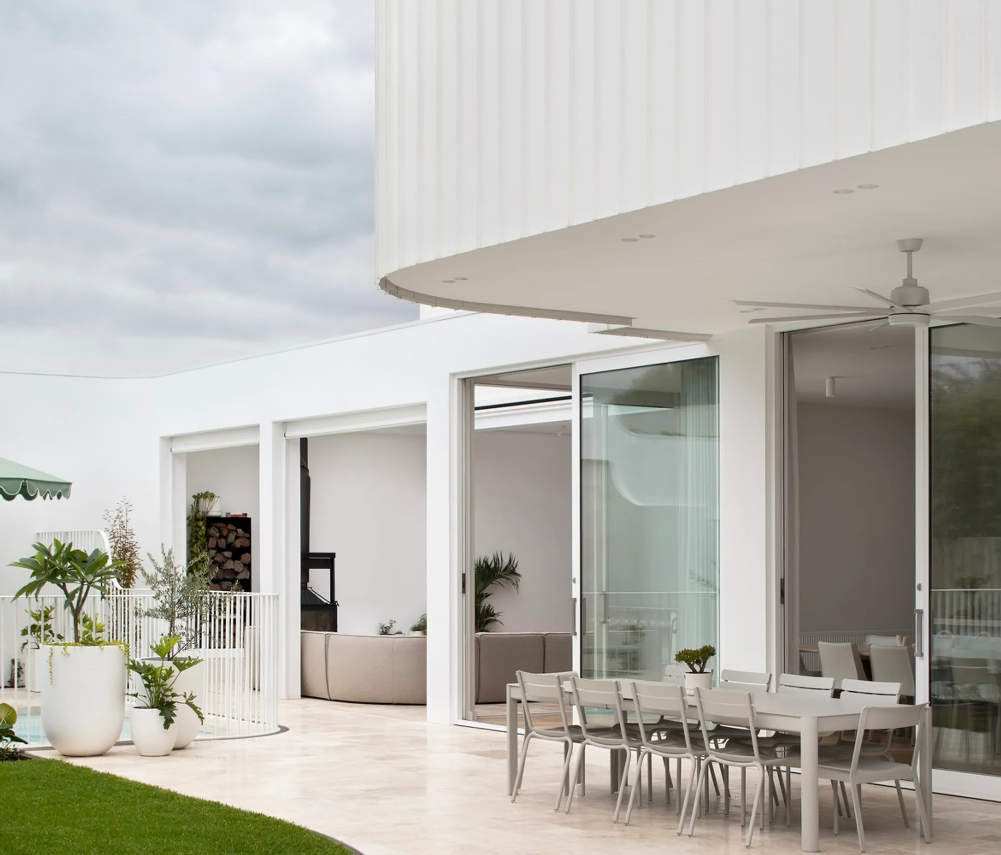 The Grove House: A Contemporary Take on Bungalow Architecture