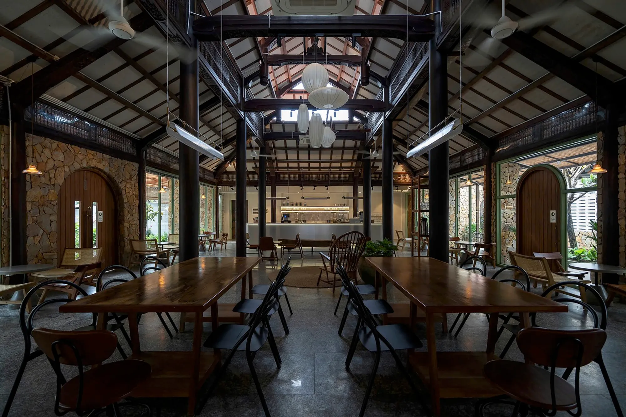 DeHue Coffee: A Modern Take on Traditional Vietnamese Coffee Shop Architecture