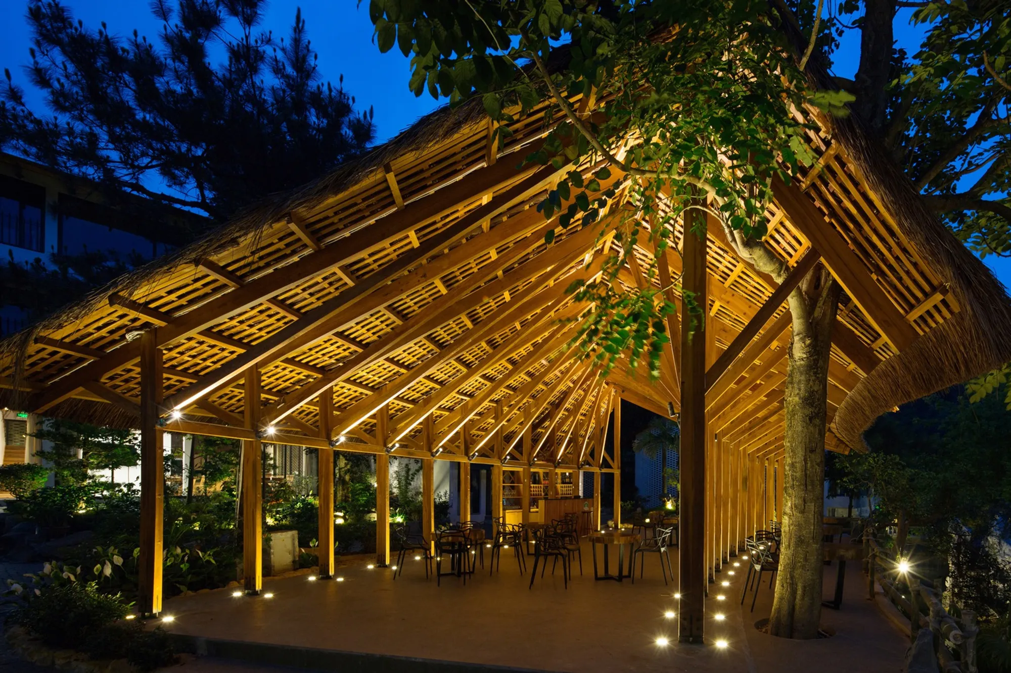 Eco-Friendly Wood Architecture: Rhythm of the Wood Restaurant by MAS Architects