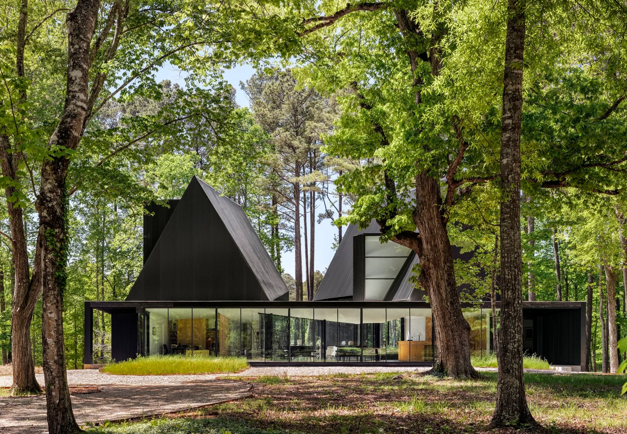 Steeplechase House: A Masterpiece of Sustainable Residential Design by Brooks + Scarpa
