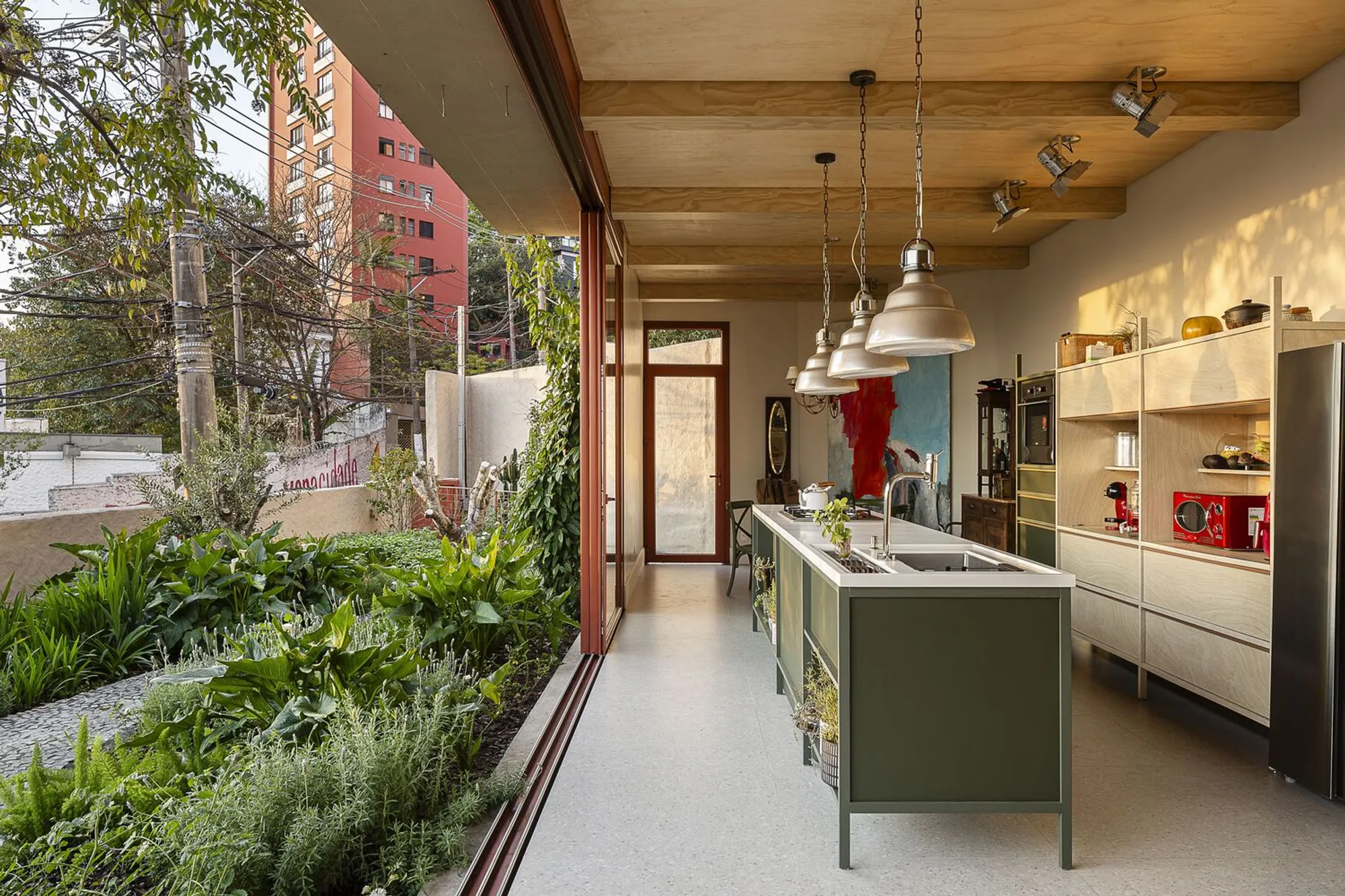 Lechuza House Vila Madalena Architecture: Blending Tradition with Modern Design