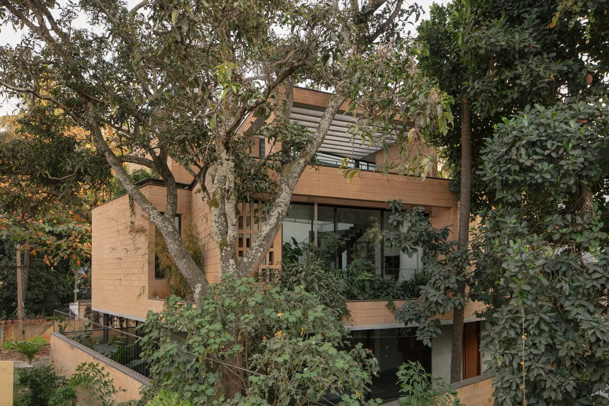 Sustainable Architecture in India: The Debris Block House as a Blueprint for Eco-Friendly Urban Design"