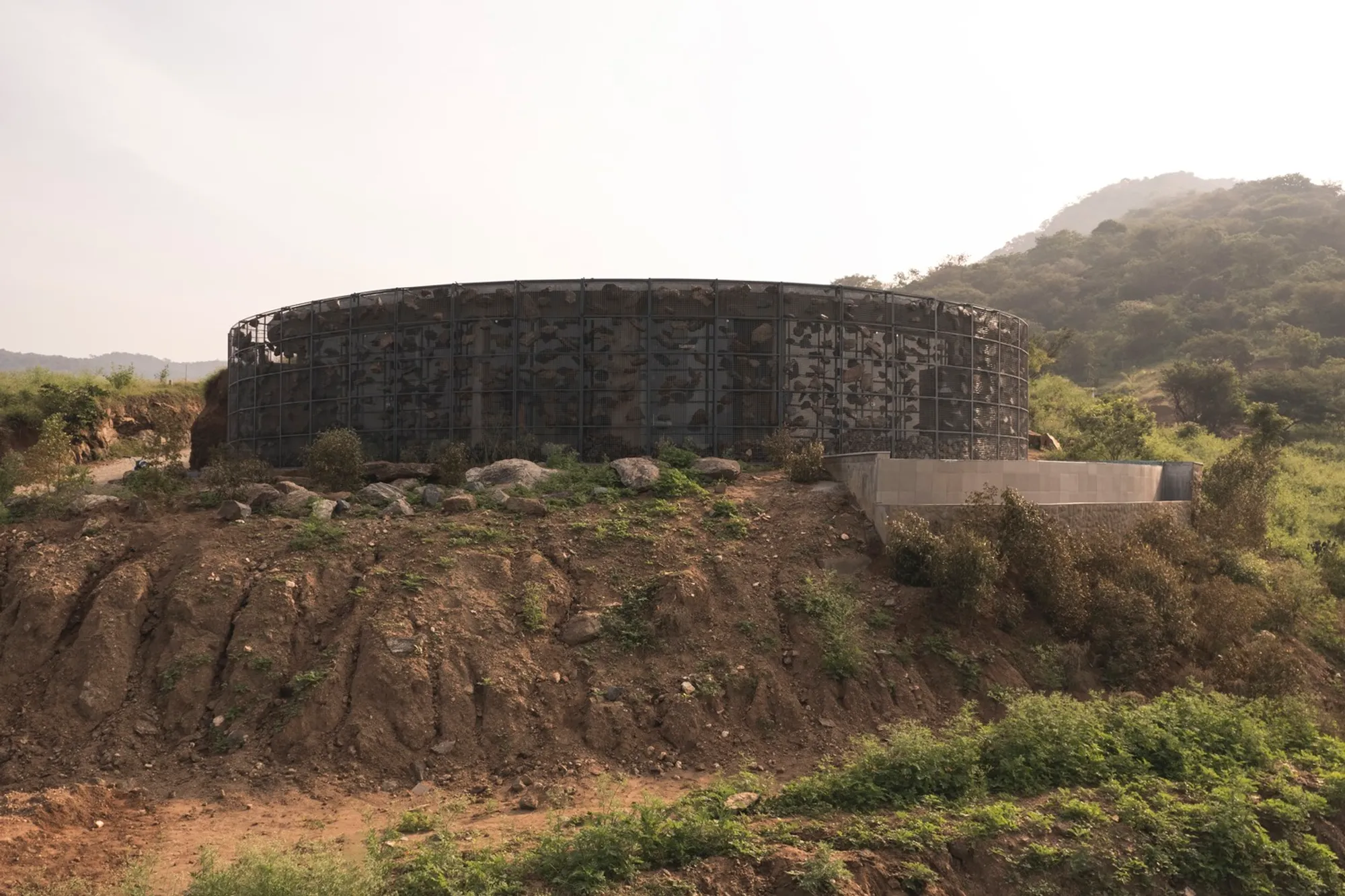 The Infinite Rise House: A Masterpiece in Sustainable Mountain Retreat Architecture