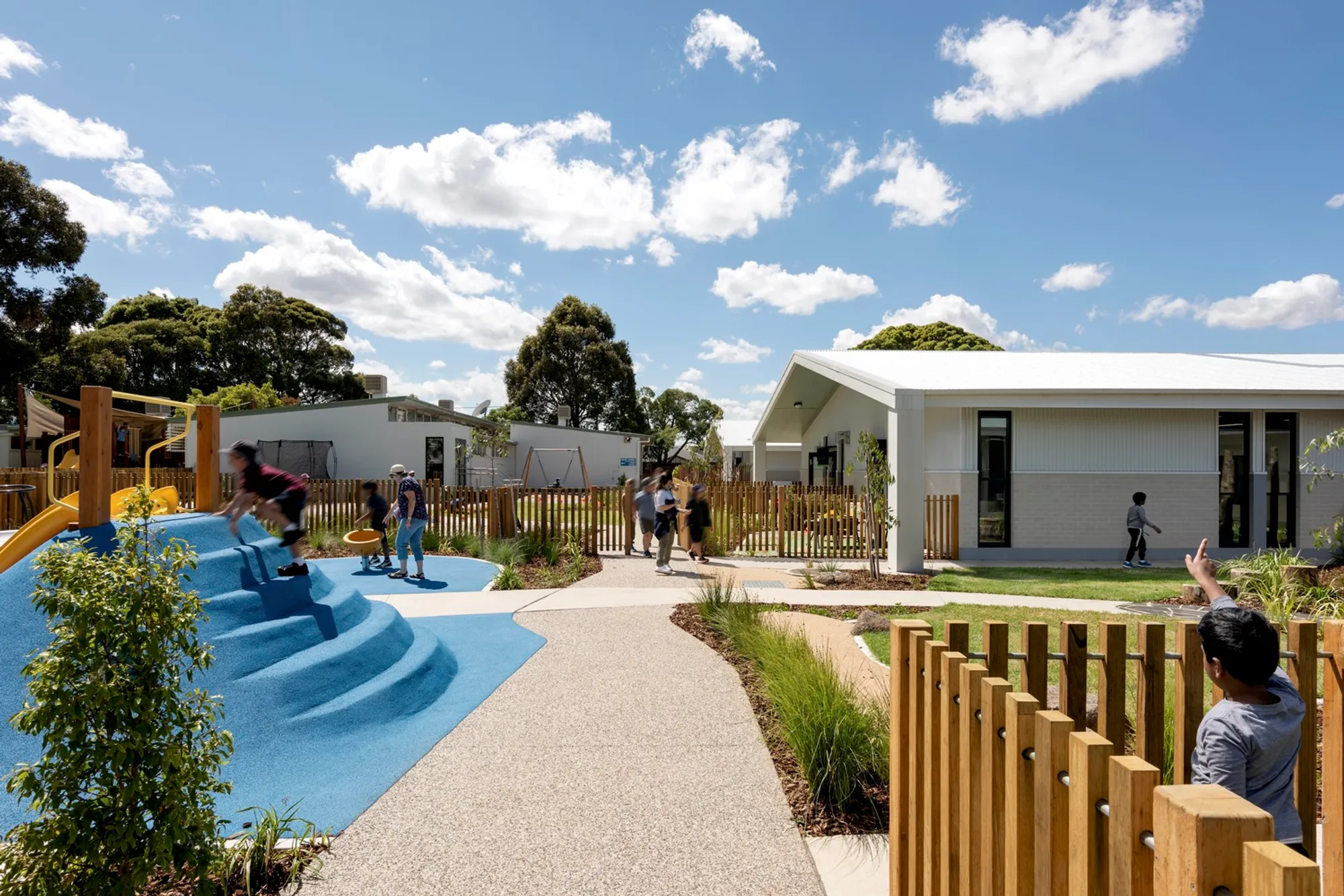 Autism-Friendly School Architecture Design: Niddrie Autistic School by Guymer Bailey Architects