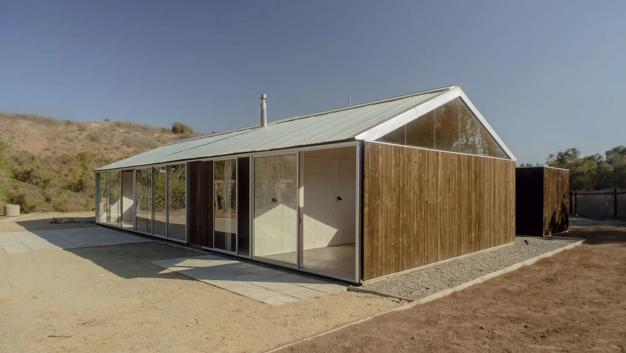 Contemporary House Design: La Laguna House by Fantuzzi + Rodillo Arquitectos