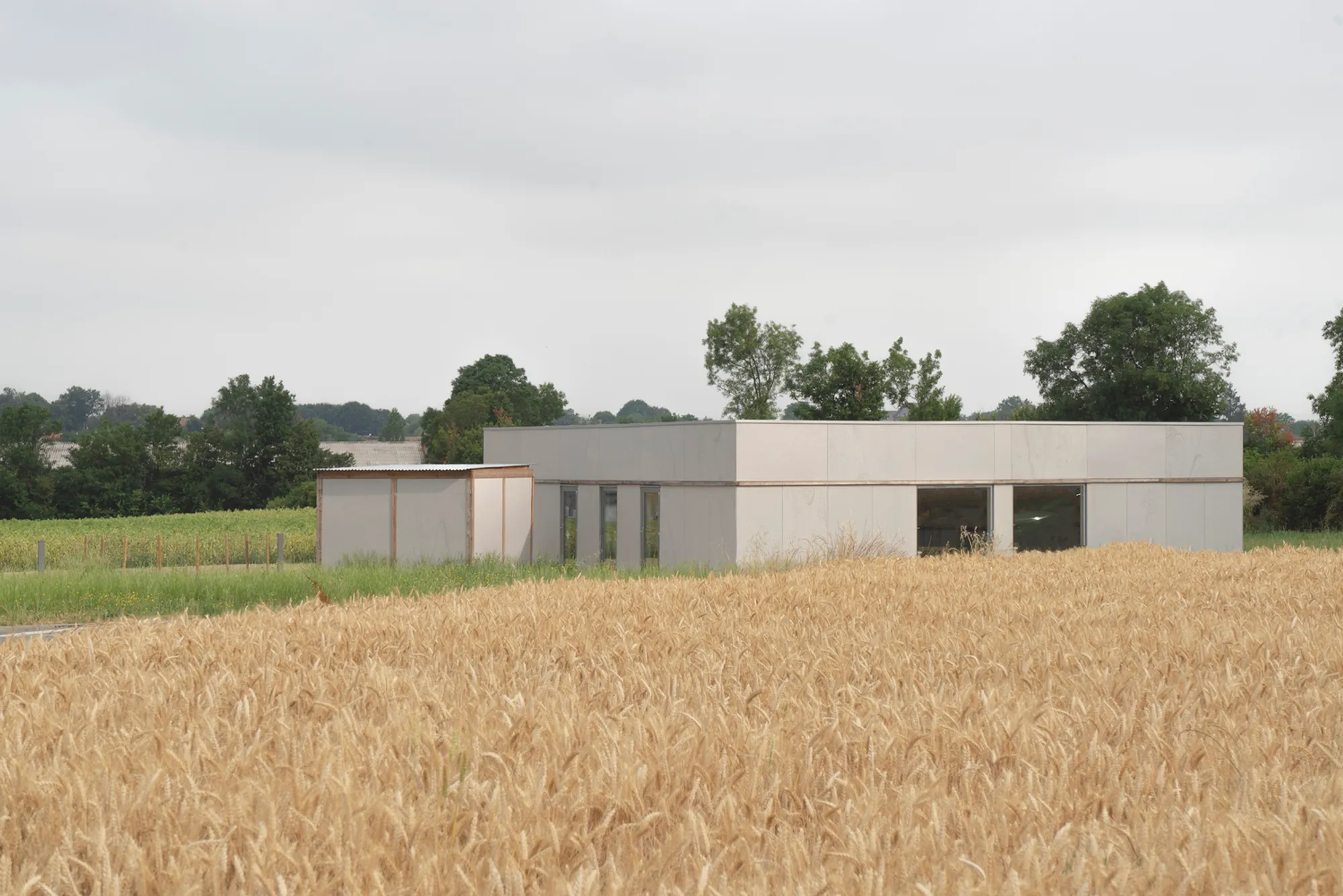 Nursery Benêtre: A Minimalist Approach to Early Childhood Spaces by OFFICE MUTO