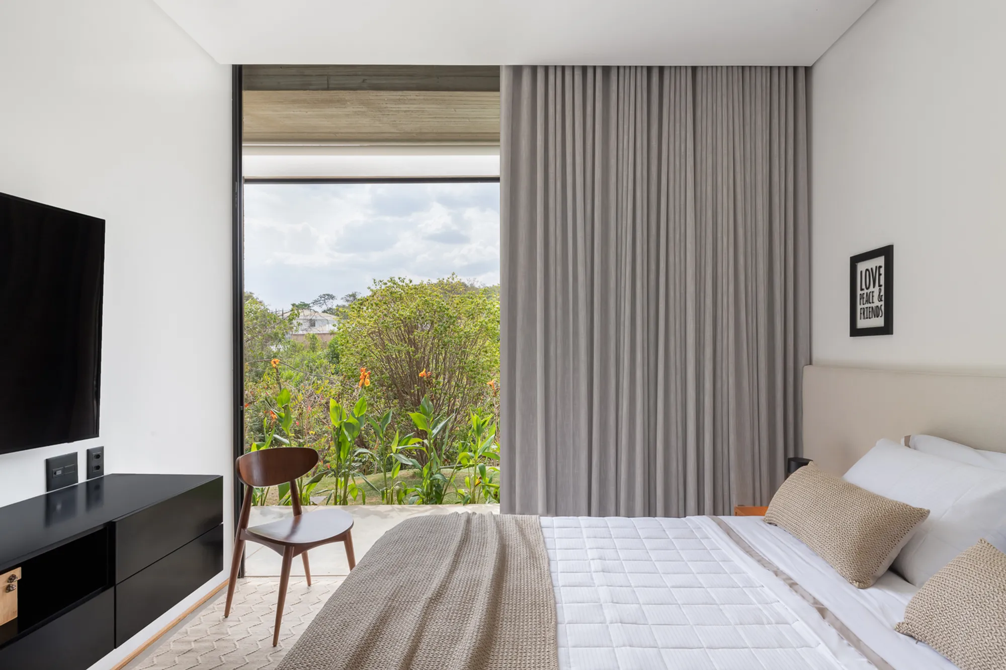 Paineiras House: A Masterpiece of Modern Brazilian Architecture