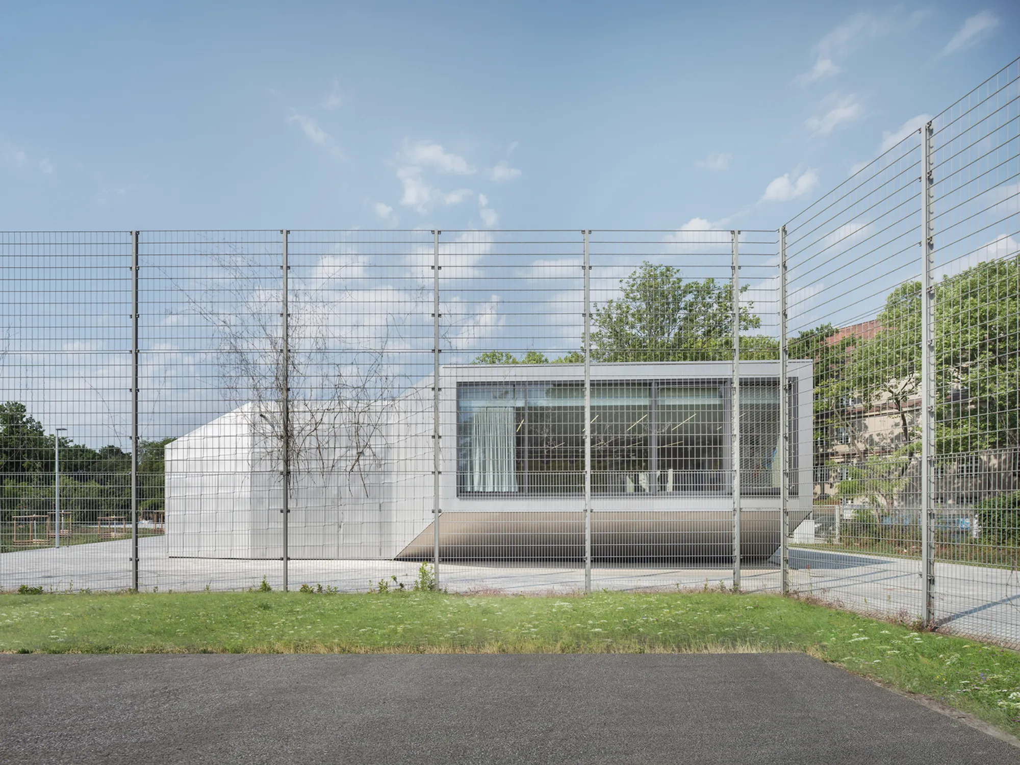 Futuristic School Pavilion Design: Extension Building of Johanna-Eck-School by Kersten Kopp Architekten