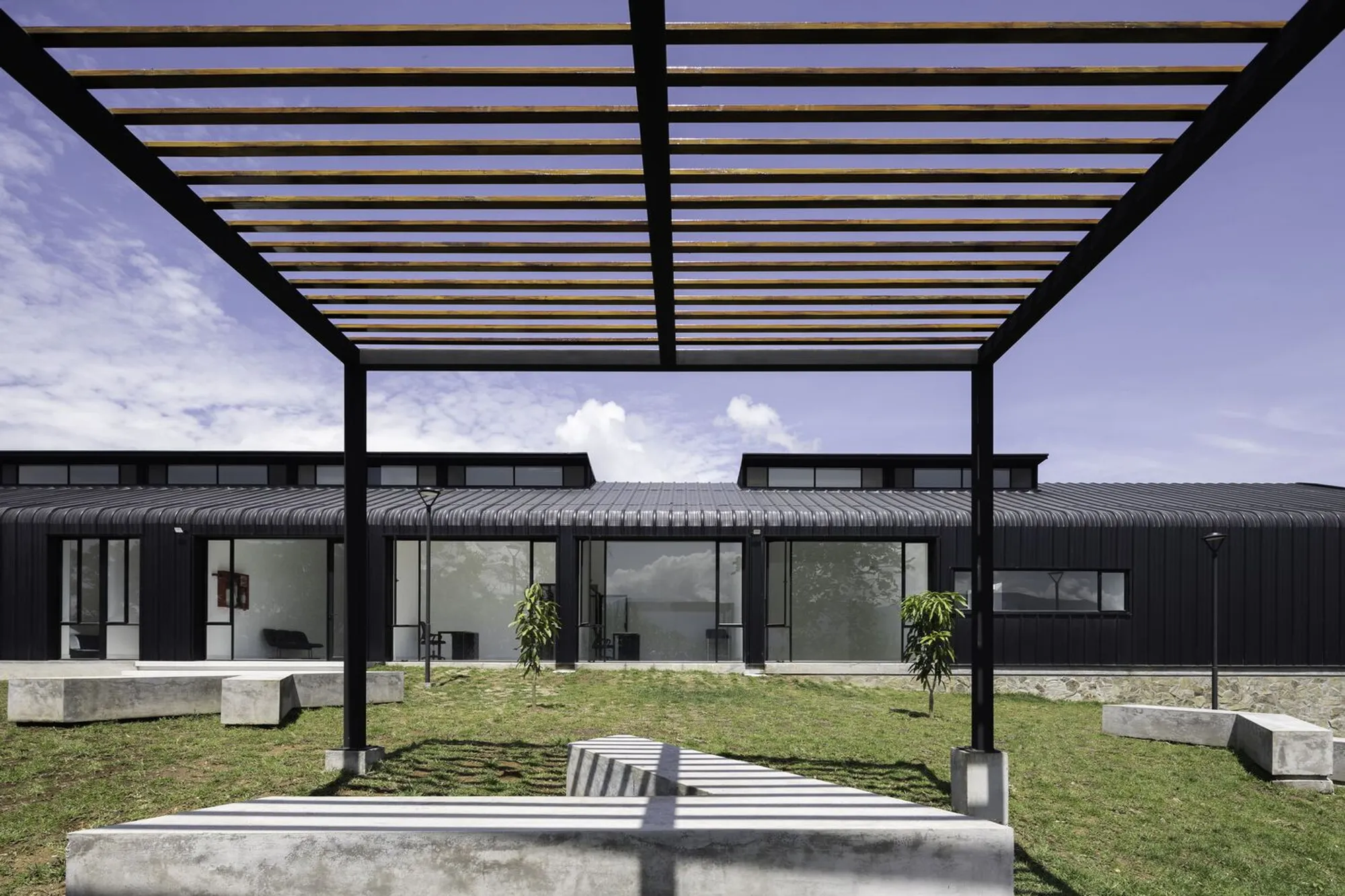 Community Shelter Architecture: The Shelter and Community Dining Room by Side FX Arquitectura