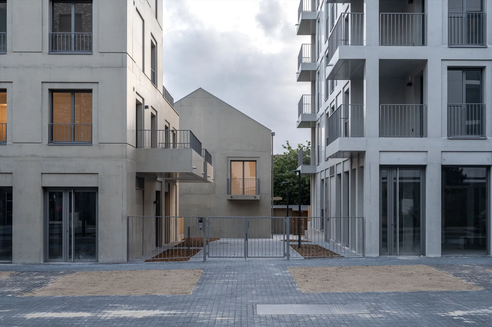 Modern Sustainable Housing Architecture: The Alma Street Housing Project