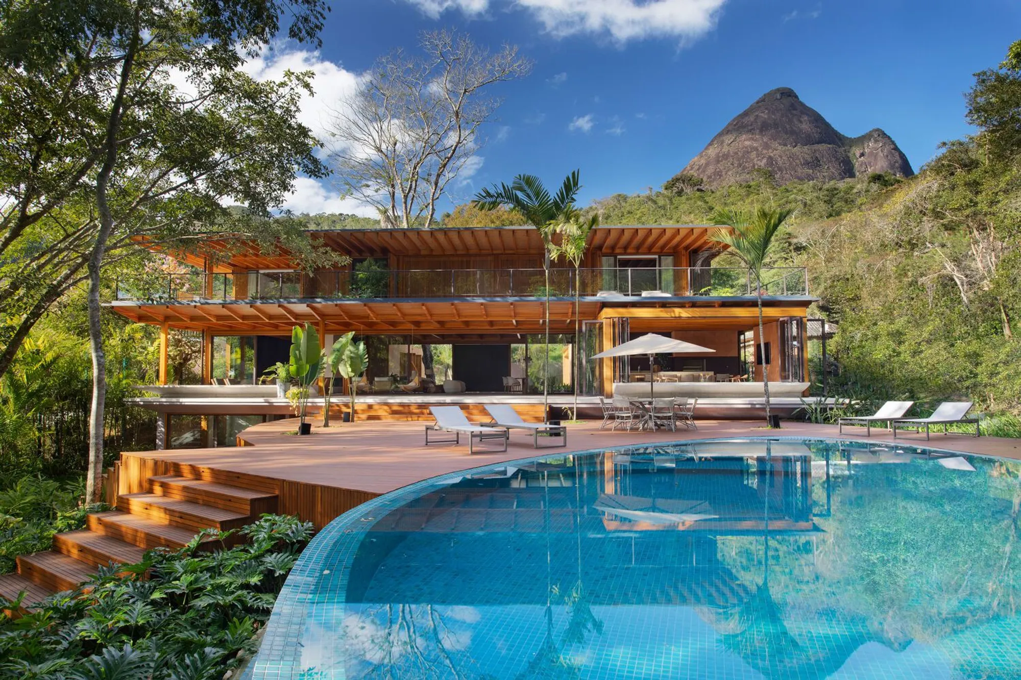 Sustainable Wooden Architecture in Brazil: The HPZ House by Magarão + Lindenberg Arq