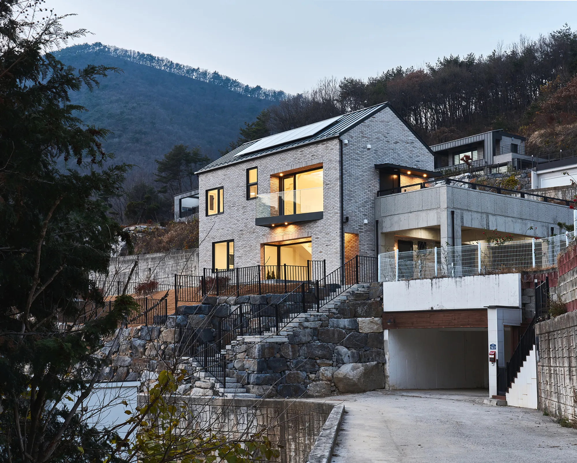 Musimjae: A Harmonious Integration of Nature and Simplicity in Residential Design