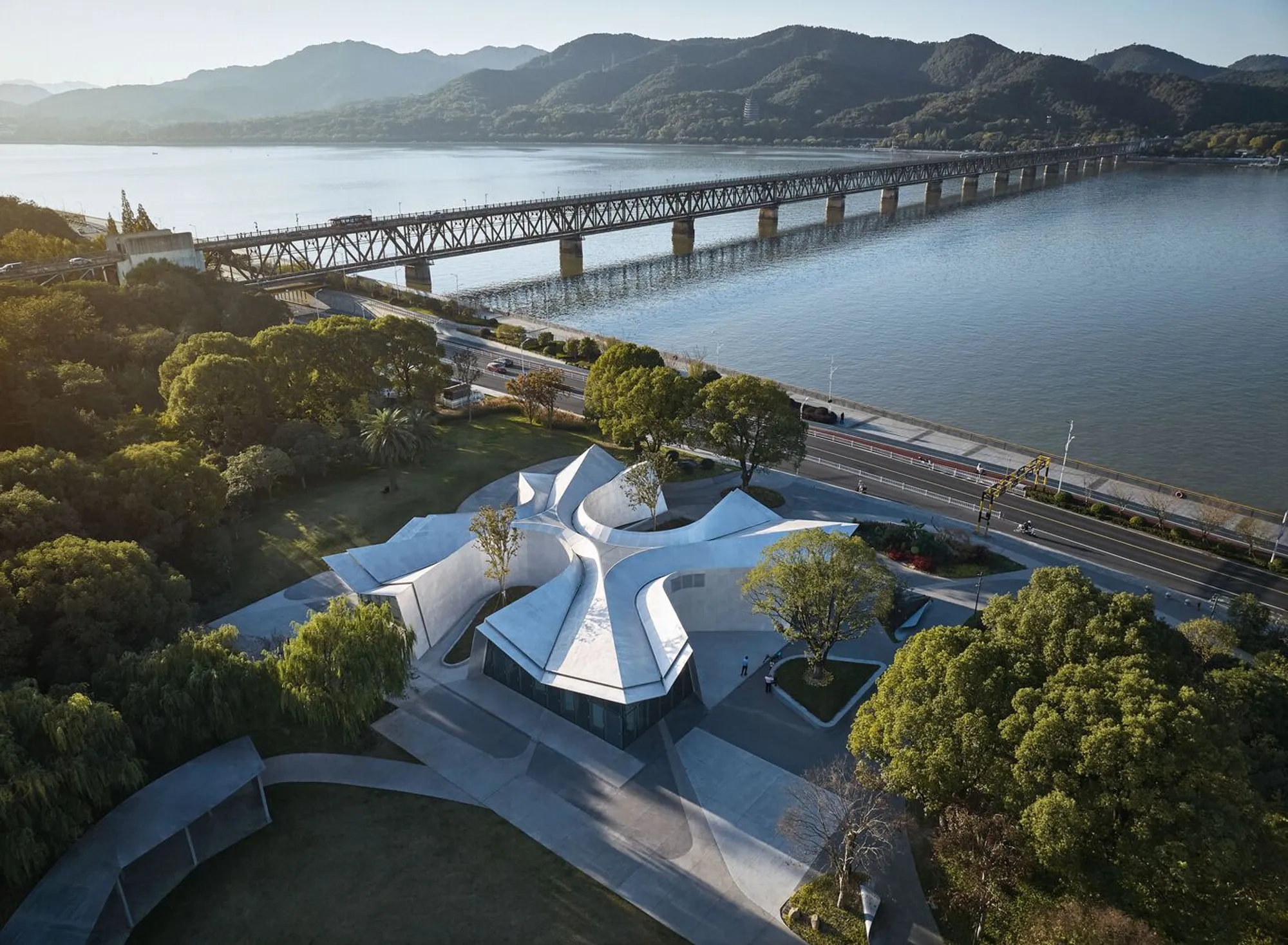 Craftsman Museum Architecture: A Landmark in Hangzhou's Urban Revitalization