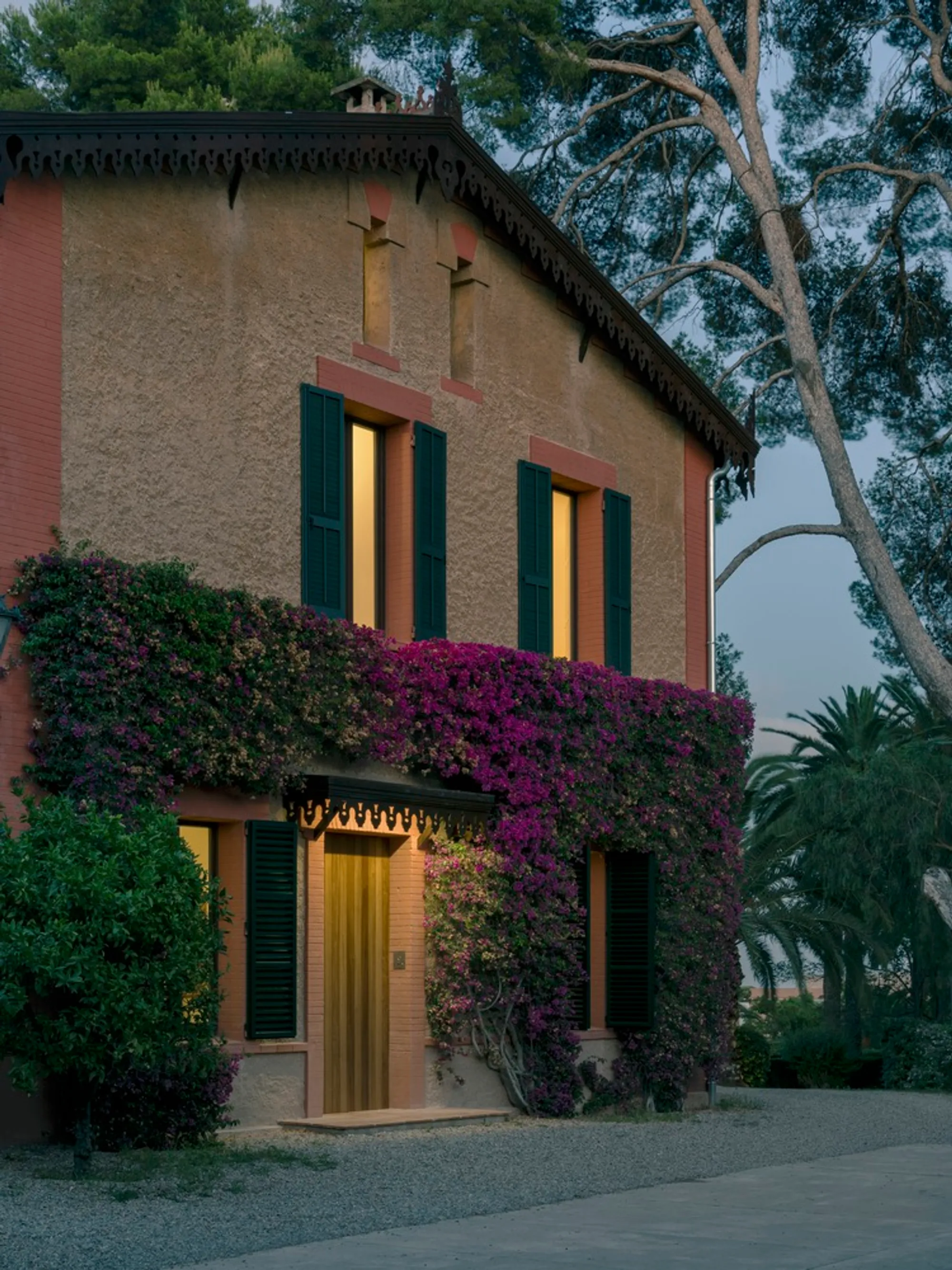 Las Torres House: A Modern Renovation of a Historical Spanish Estate