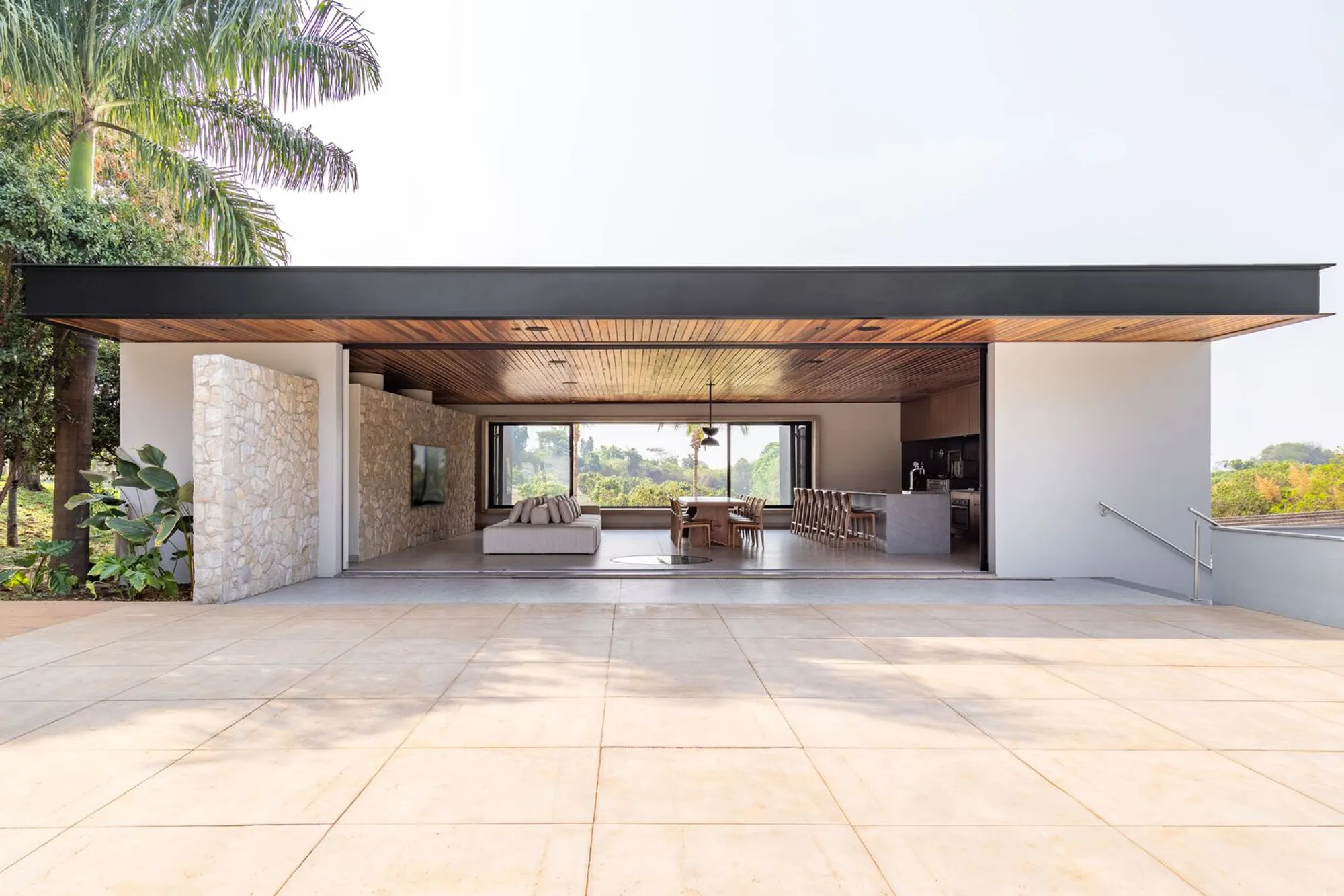 Leisure Taiaçu: A Rural Architectural Retreat by Estúdio Kaique Xavier + Pedrazzoli Arquitetura