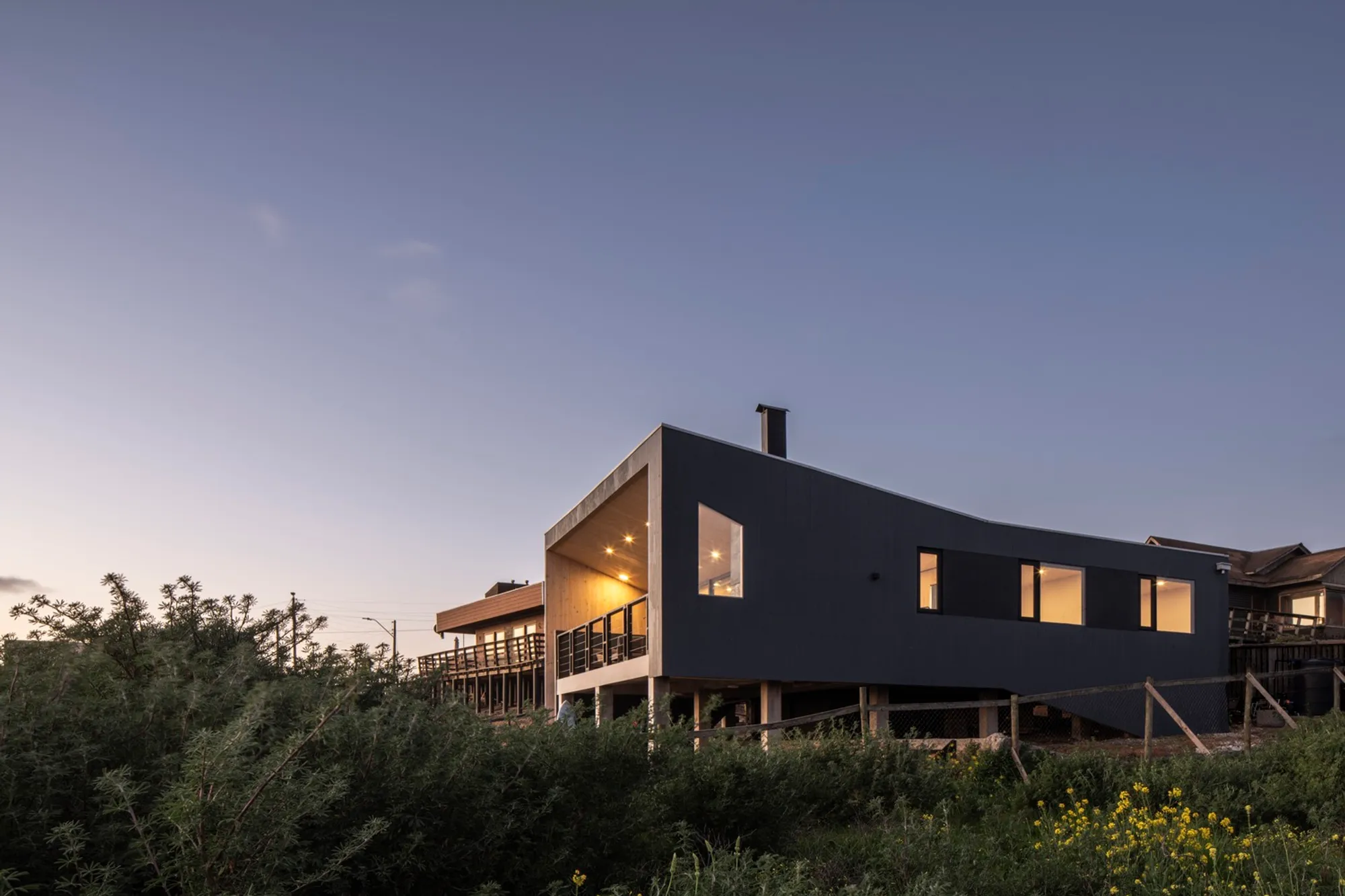 Sustainable Coastal Architecture: Exploring Casa Quilla by RLL Estudio Arquitectura