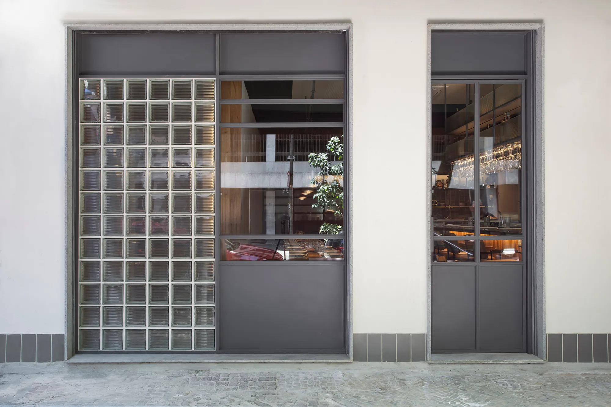 Toto Ipanema: A Contemporary Approach to Restaurant Interior Design