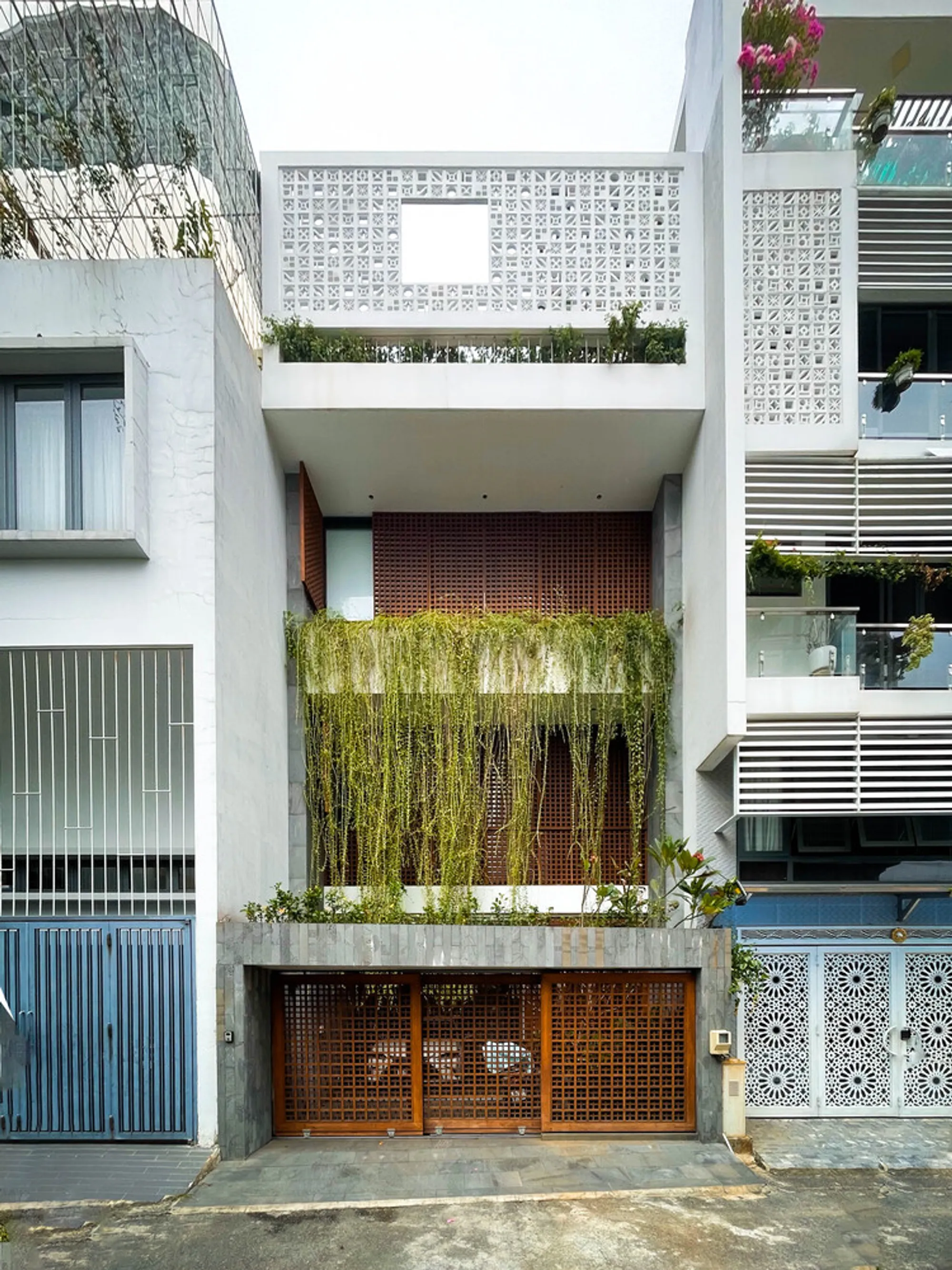 Heat-Resistant House Design in Tropical Climates: The Fabric House