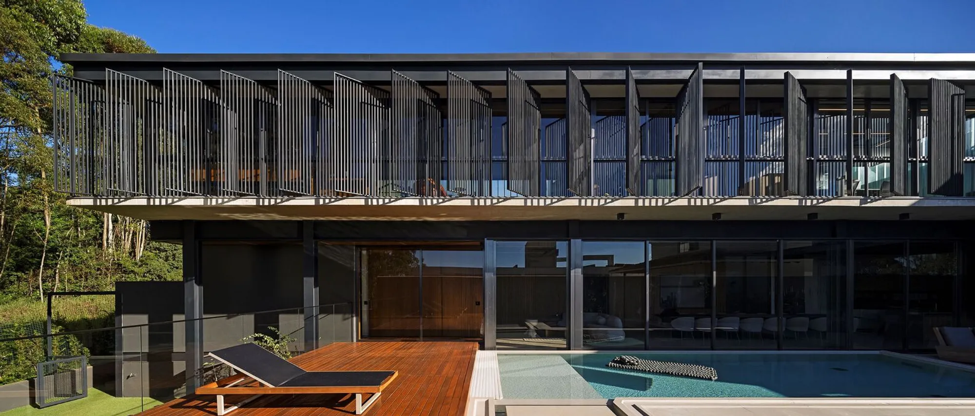 Contemporary Brazilian House Design with Preservation Integration: Península House by Arquitetos Associados + BIRI