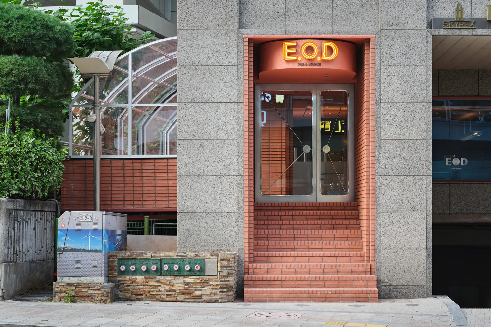 Red Brick Architecture in Modern Design: A Timeless Blend of Tradition and Modernity