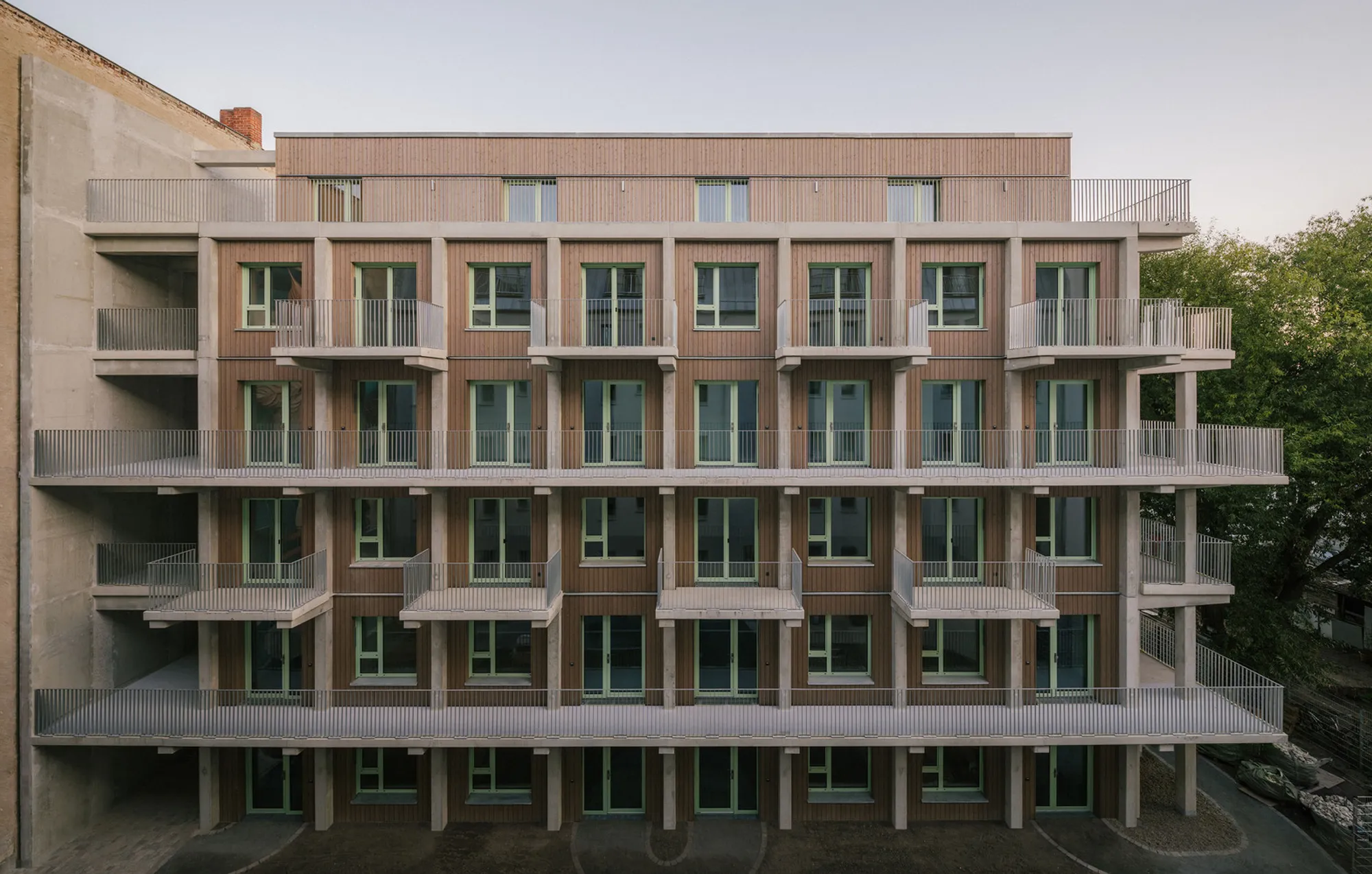 Sustainable Modular Urban Housing Architecture: A Case Study of Element & Lingot Building