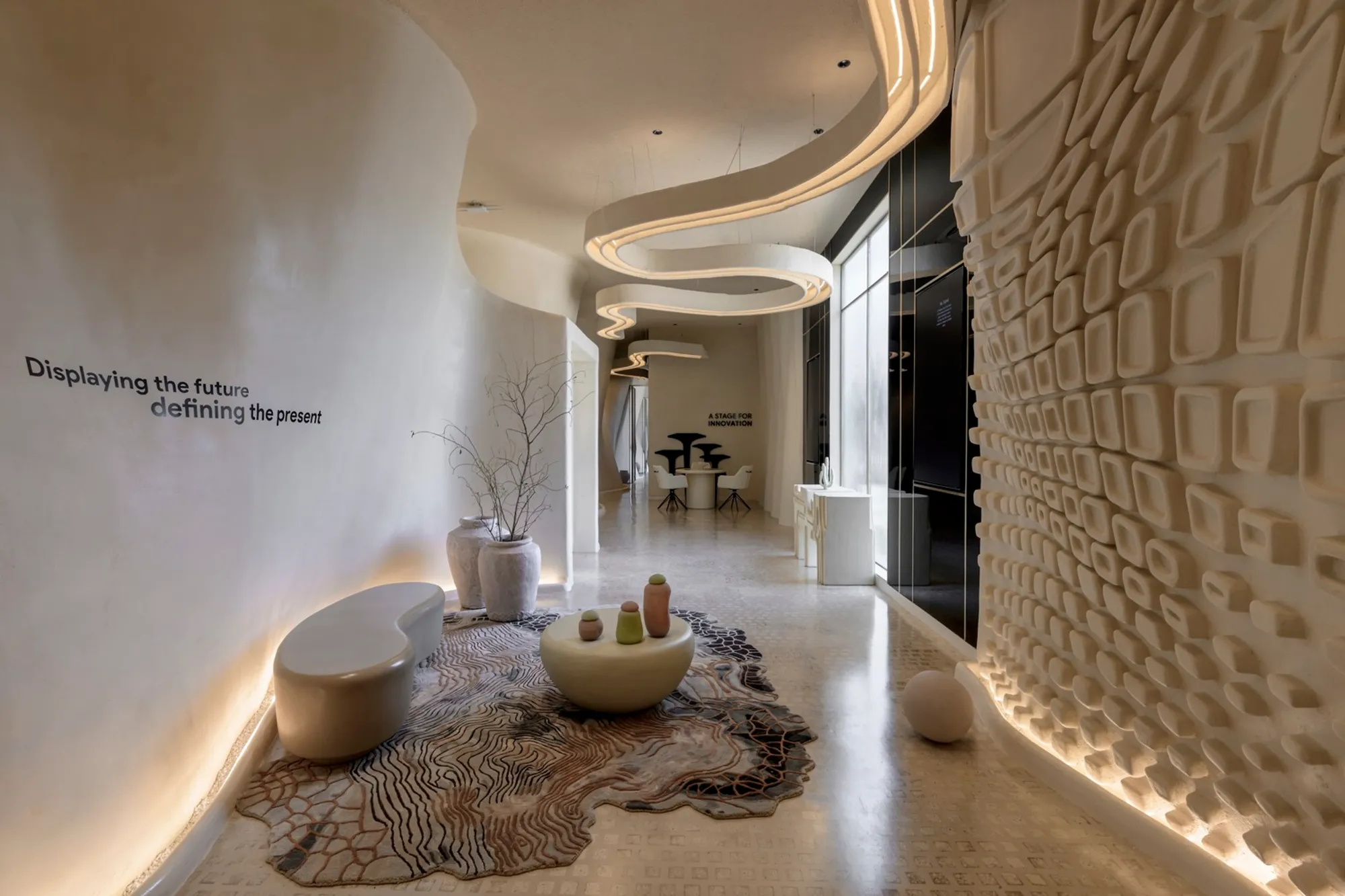 The Showcase Architecture Design: A Fusion of Innovation and Urban Interaction