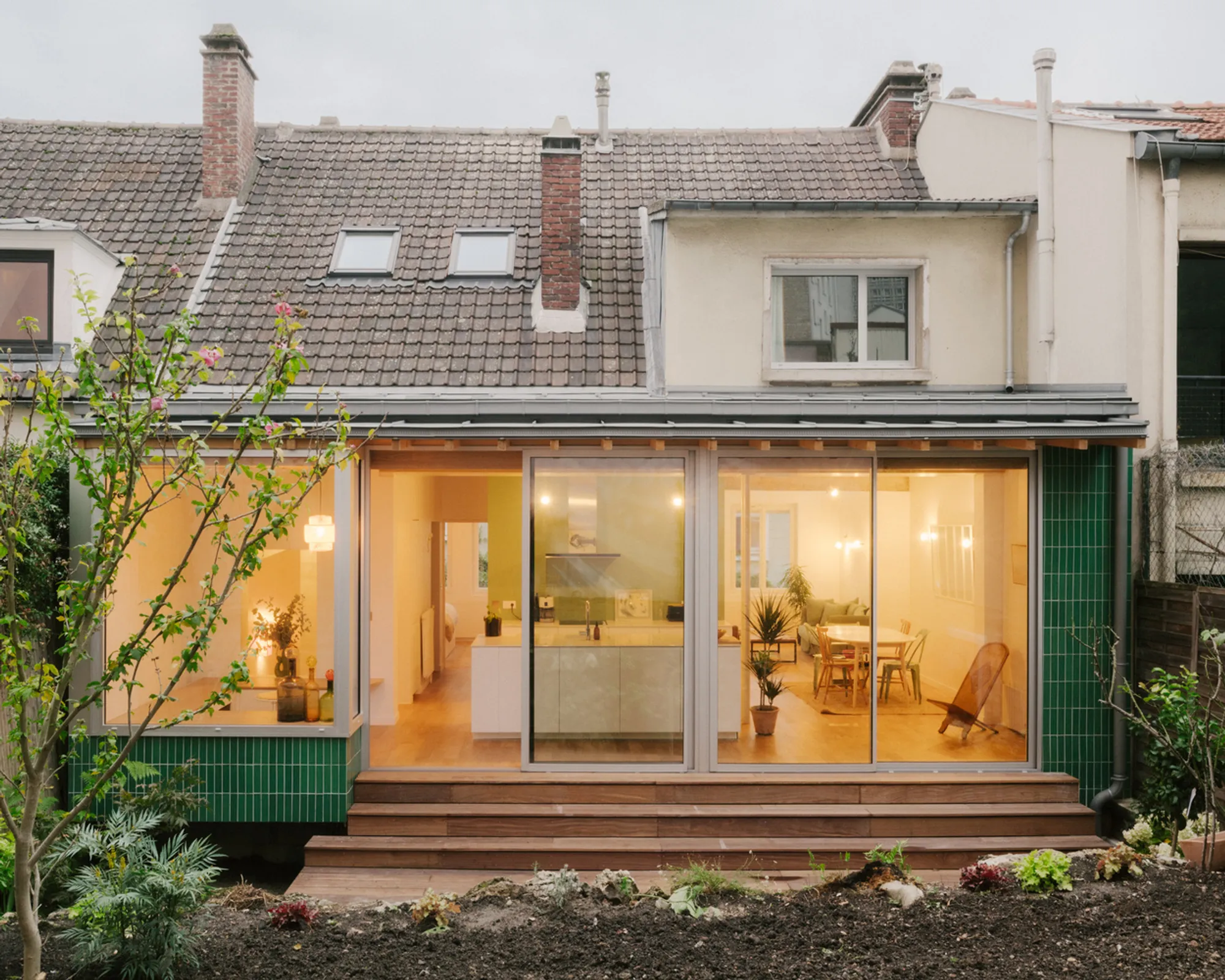 Modern Architecture House Extension: The Mouzaïa House