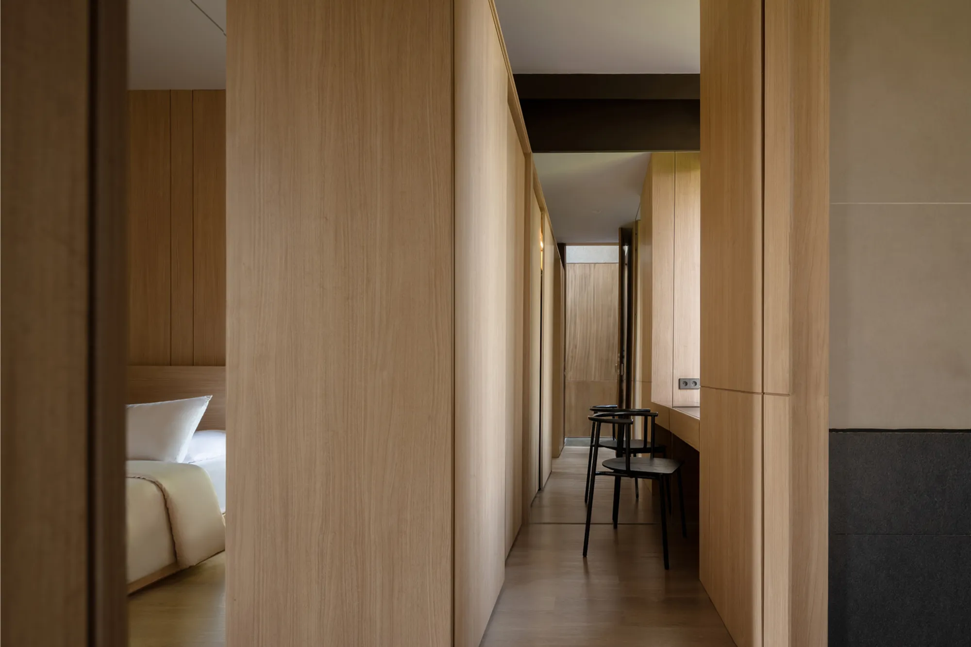 Antelope House: A Masterpiece of Minimalist Architecture in Urban Indonesia