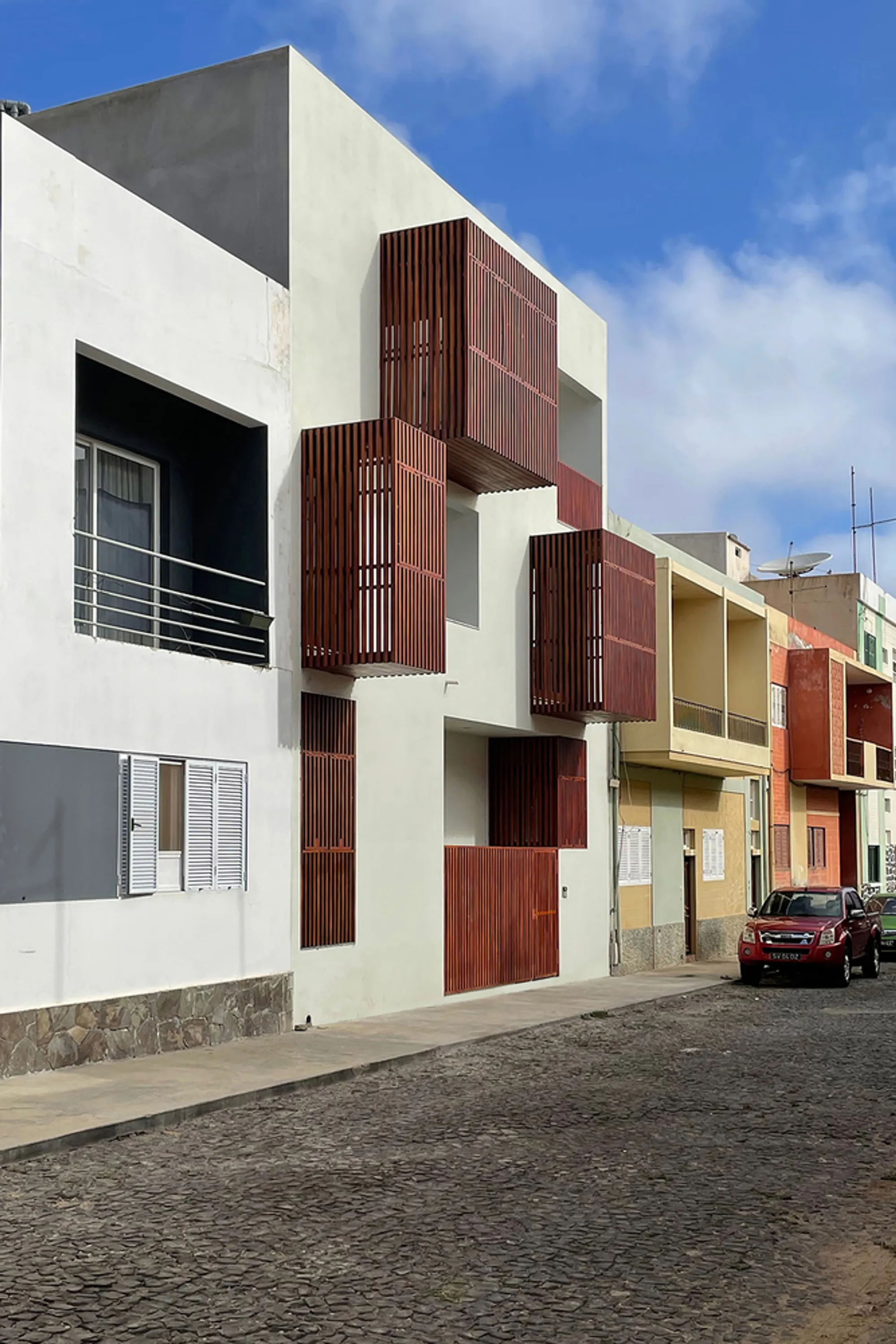 Slat House: Redefining Collective Housing in Mindelo, Cape Verde