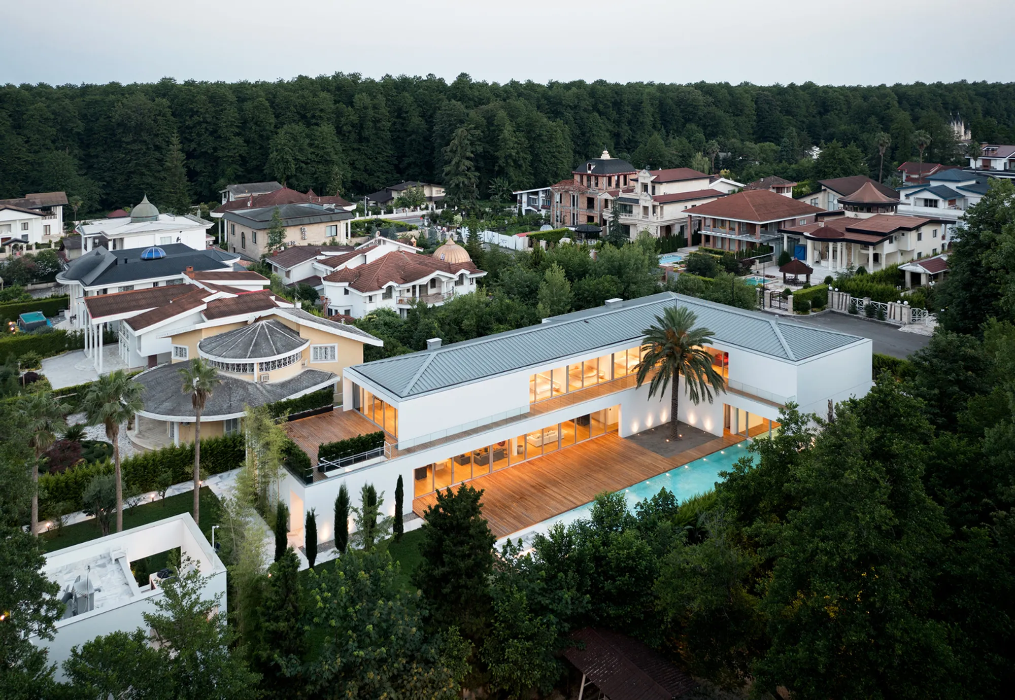 Modern Luxury Villa Design: Villa No. 268 by SABK Design Group