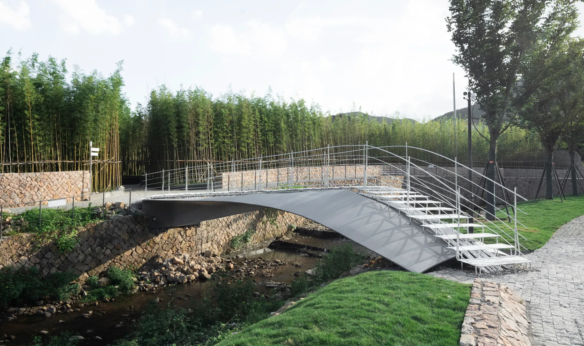 Folio Bridge: Redefining Structural Design and Spatial Experience by FAR WORKSHOP