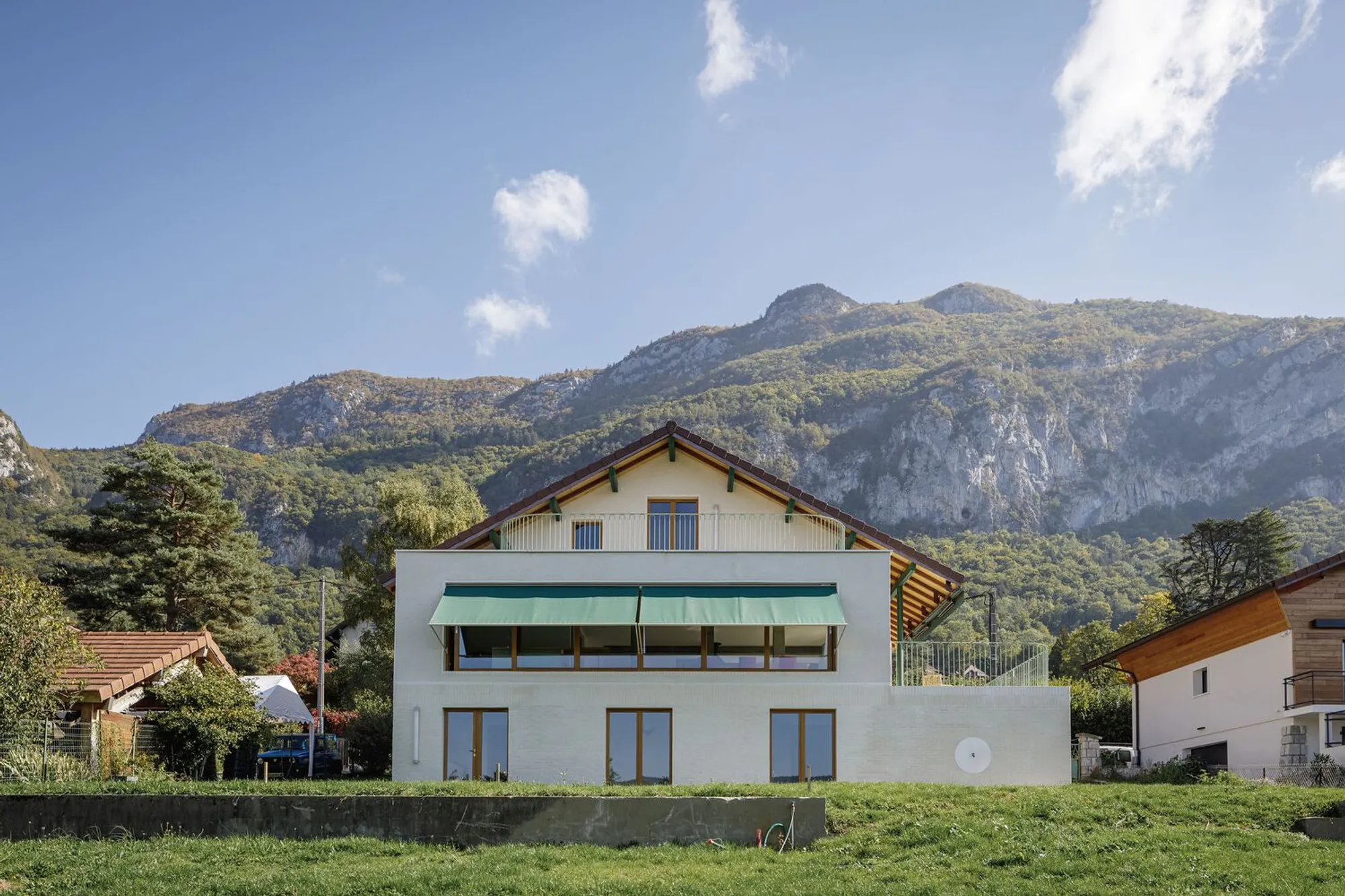 Villa MR: An Alpine Renovation by Atelier Archiplein