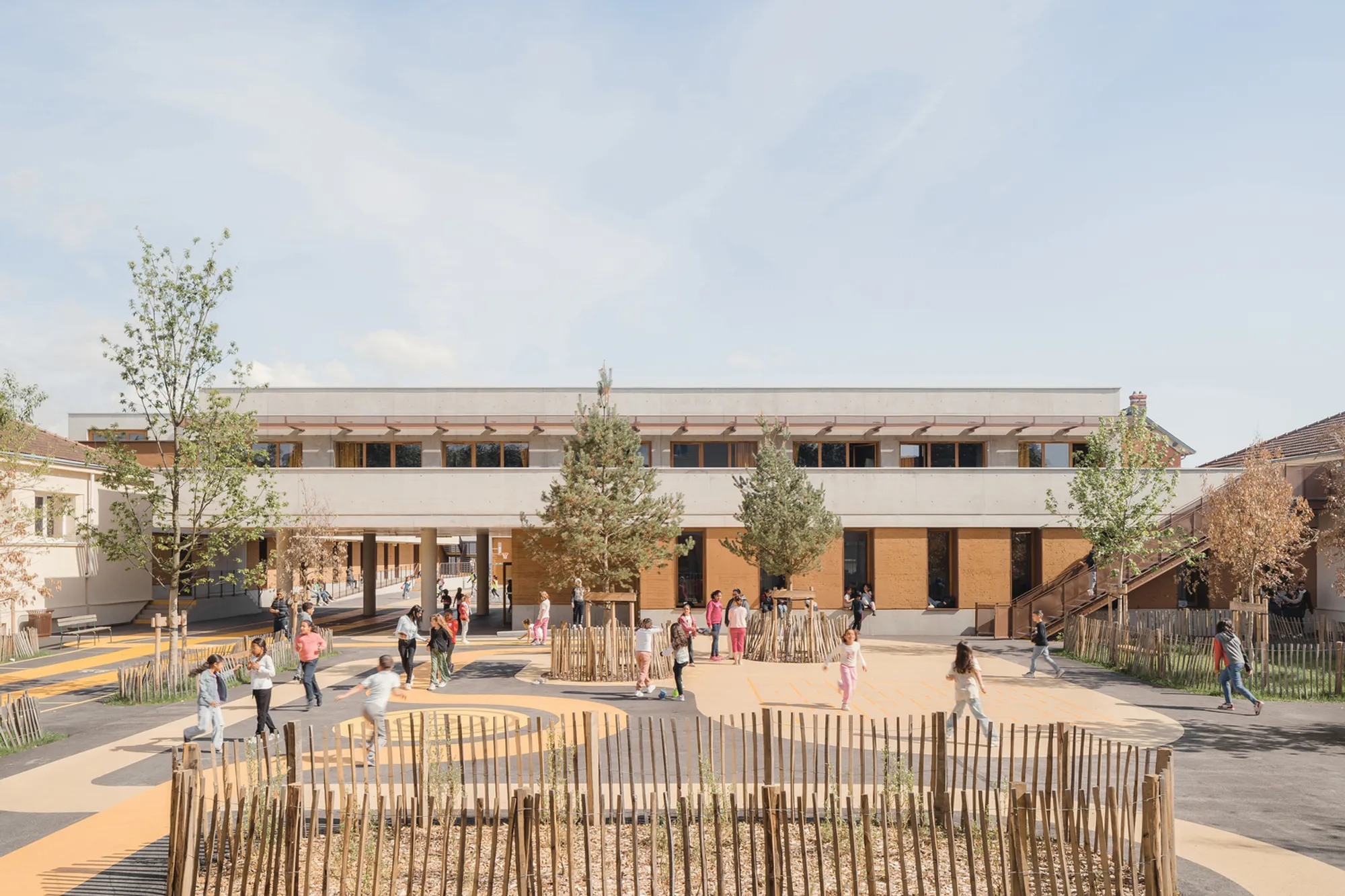 Jean Mace School: Rammed Earth Classrooms in France