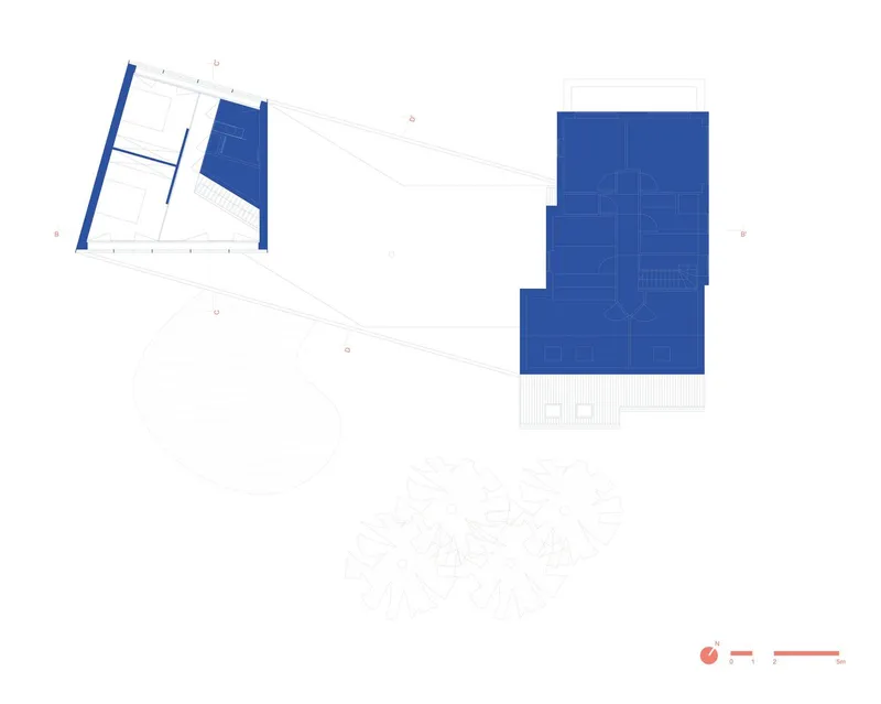 Roof plan drawing illustrating asymmetrical volumes connected by a sloped linking element