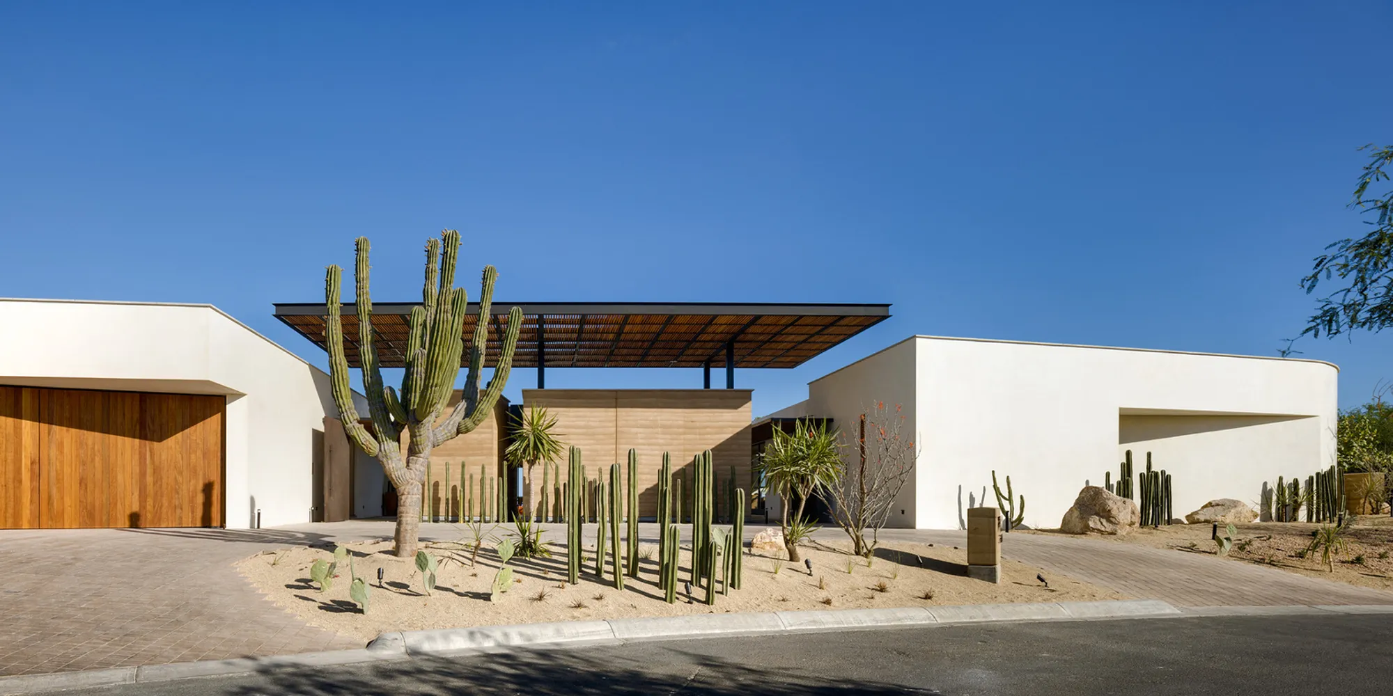 Cima House: A Rammed Earth Retreat in Baja California