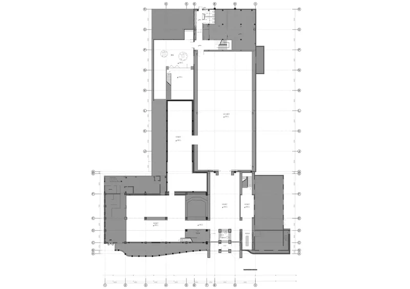 Floor plan: L-shaped layout with entrance hall, main exhibition space, secondary galleries, garden, lounge, office and storage areas