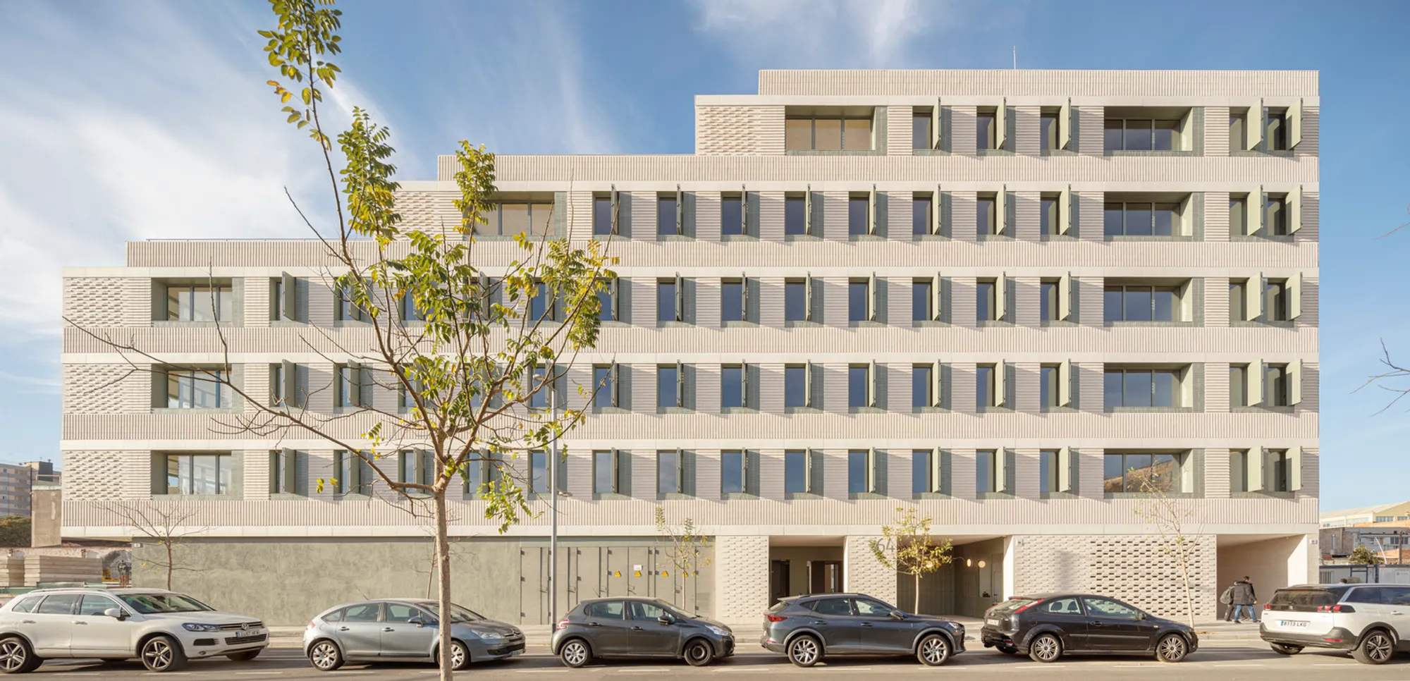 37 Dwellings: Ceramic Brick Housing in Barcelona