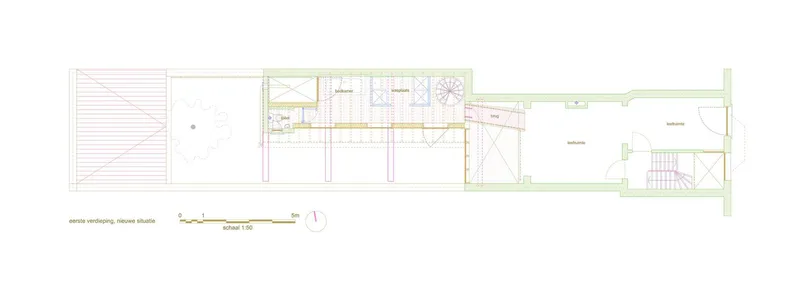 Floor plan drawing showing the same layout with interior circulation paths and stair details highlighted