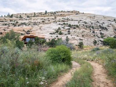 Imbue Design Tucks a Concrete Block Retreat into the Sandstone Canyons of Escalante