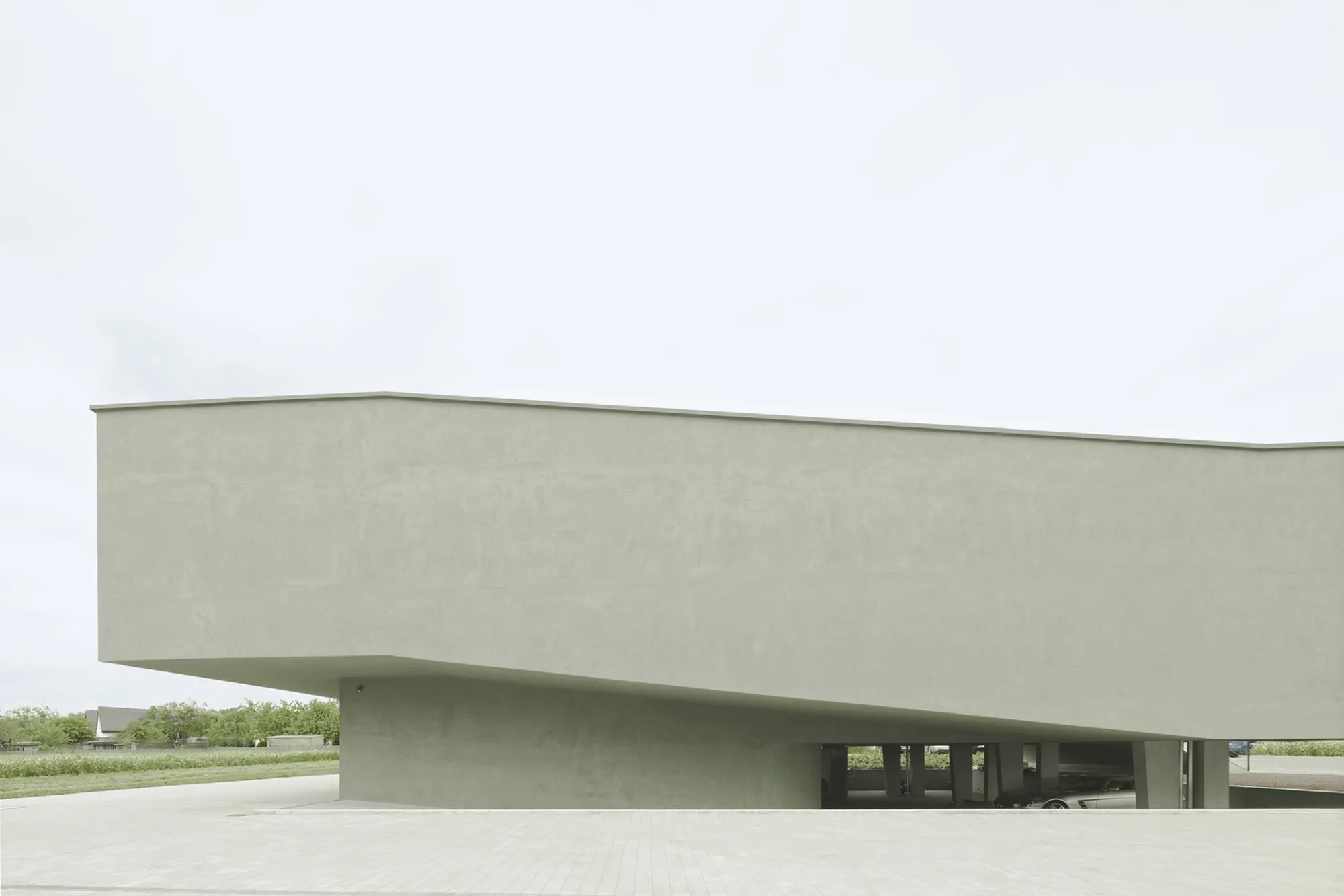 larob. studio für architektur Builds an Office That Doubles as a Classic Car Showroom in Nürtingen