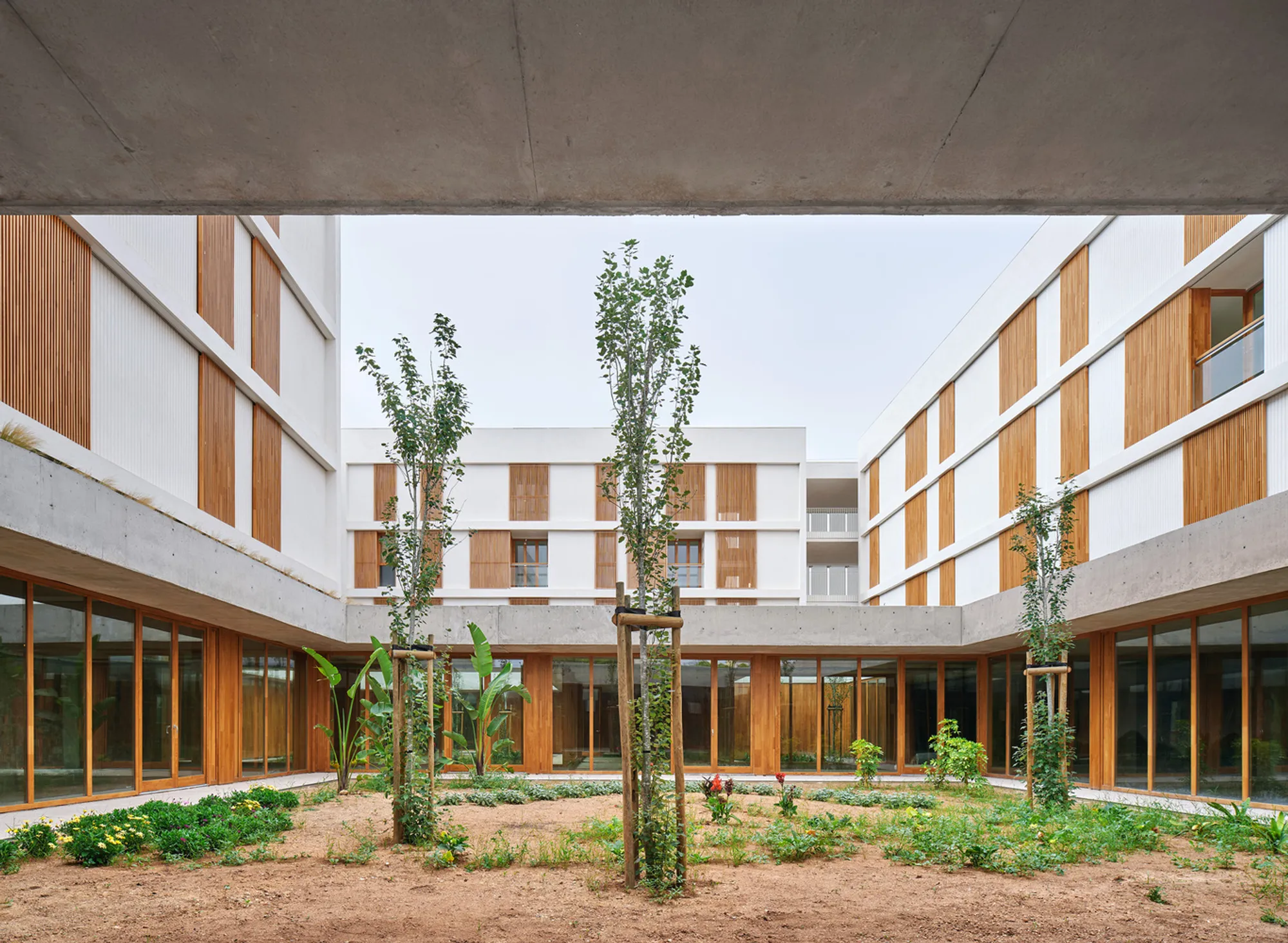 Javier de las Heras Solé Grounds 57 Homes on a Marés Stone Base in Mallorca's Es Molinar