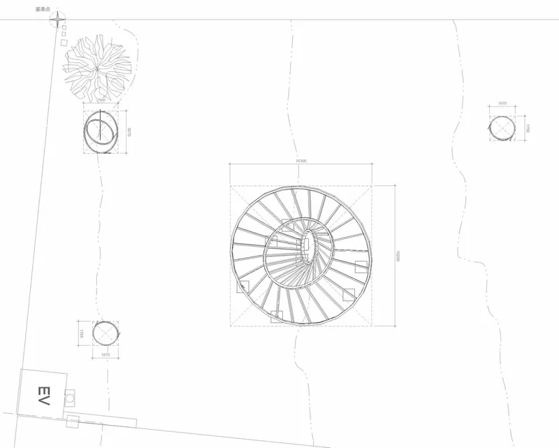 Floor plan drawing showing a circular spiral staircase centered between surrounding trees and column locations