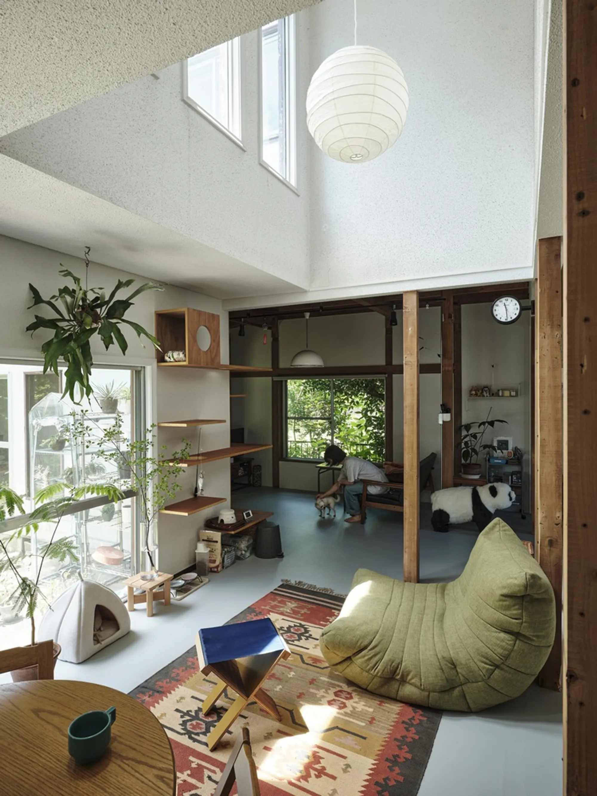 ROOVICE Renovates a 1970s Kamakura Home Around Cats, Light, and Exposed Timber