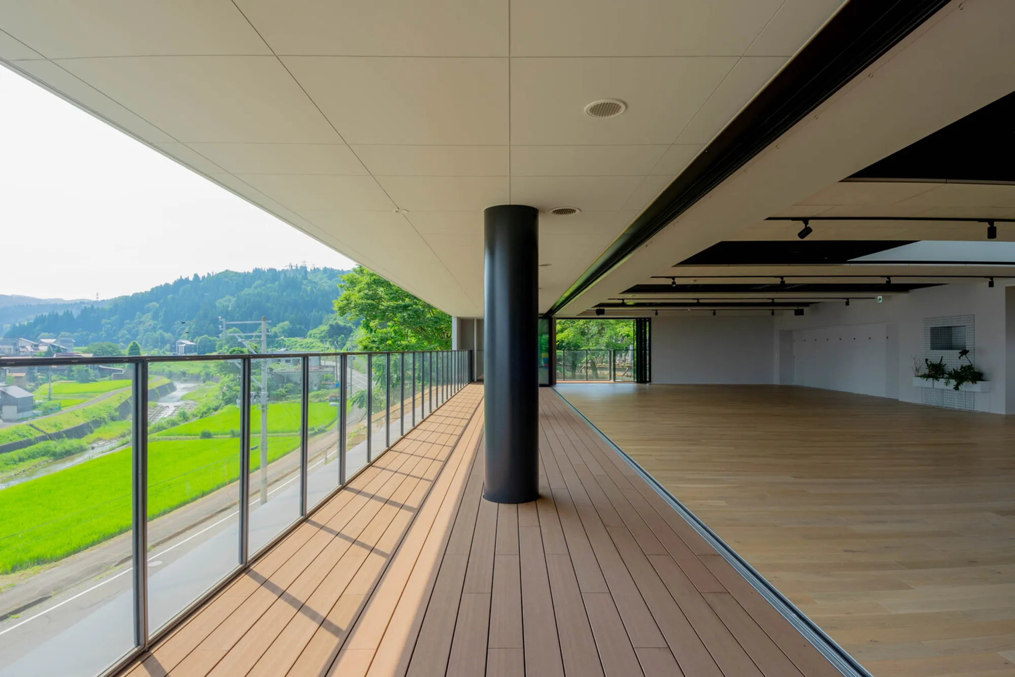 HIBINOSEKKEI, Youji no Shiro, and Kids Design Labo Build a Snow-Ready Kindergarten in Tokamachi