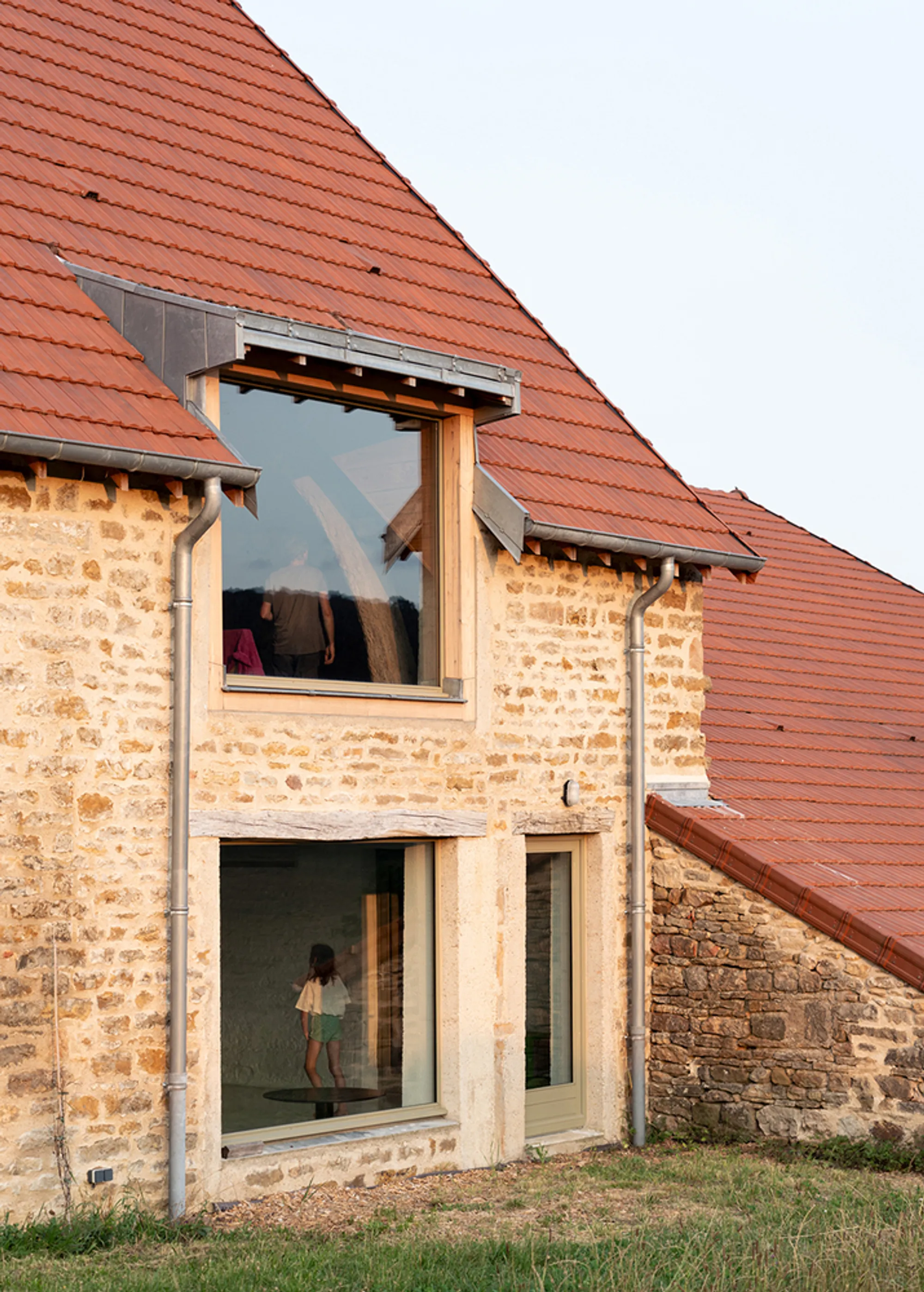 Le Dévéhat Vuarnesson Architectes Strip a Burgundy Farm Back to Its Bones and Build It Up Again