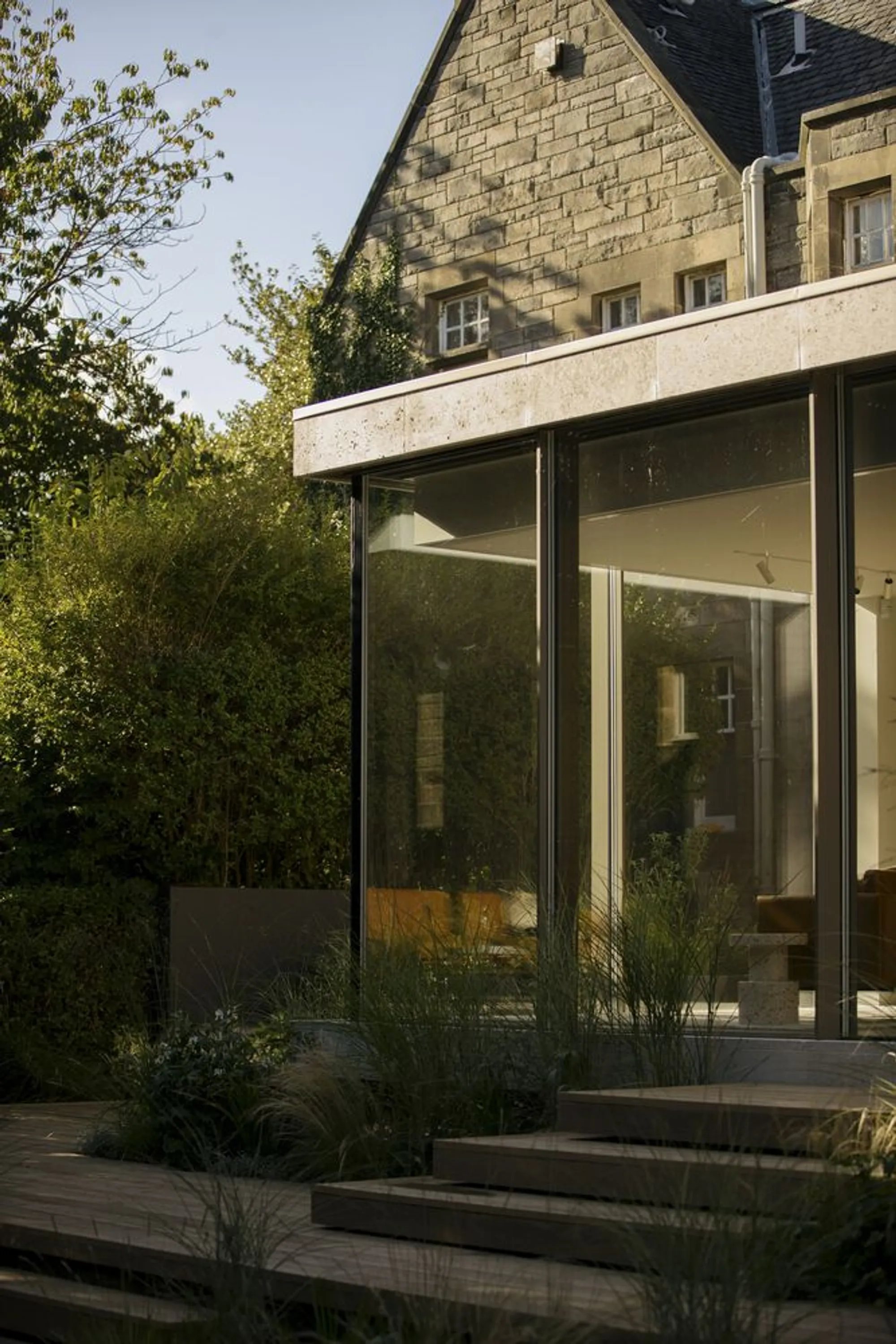 Archer + Braun Wraps a Grade-Listed Edinburgh Villa in a Portland Stone Pavilion