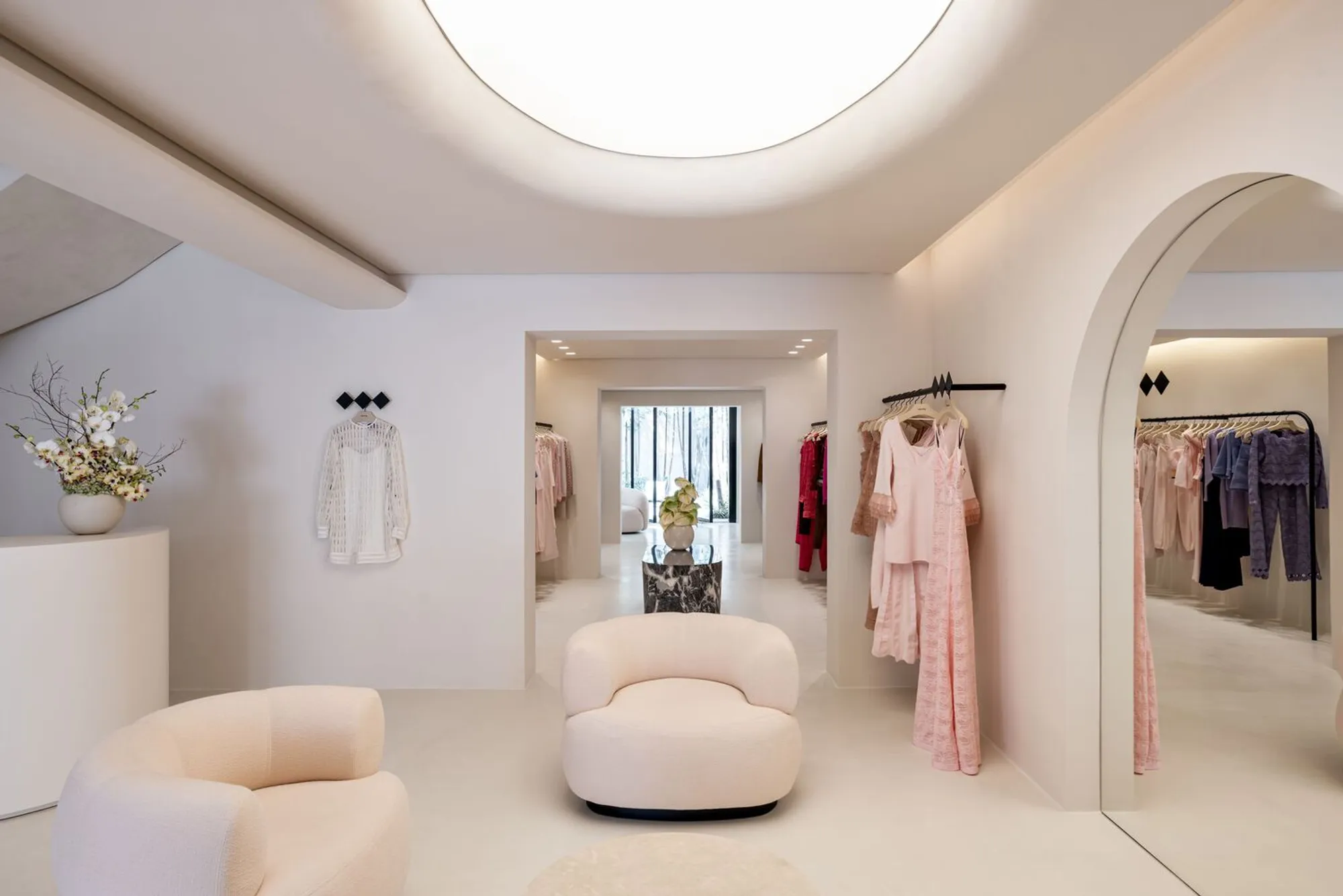 AR Arquitetos Builds a São Paulo Fashion Store Around Portals, Not Walls