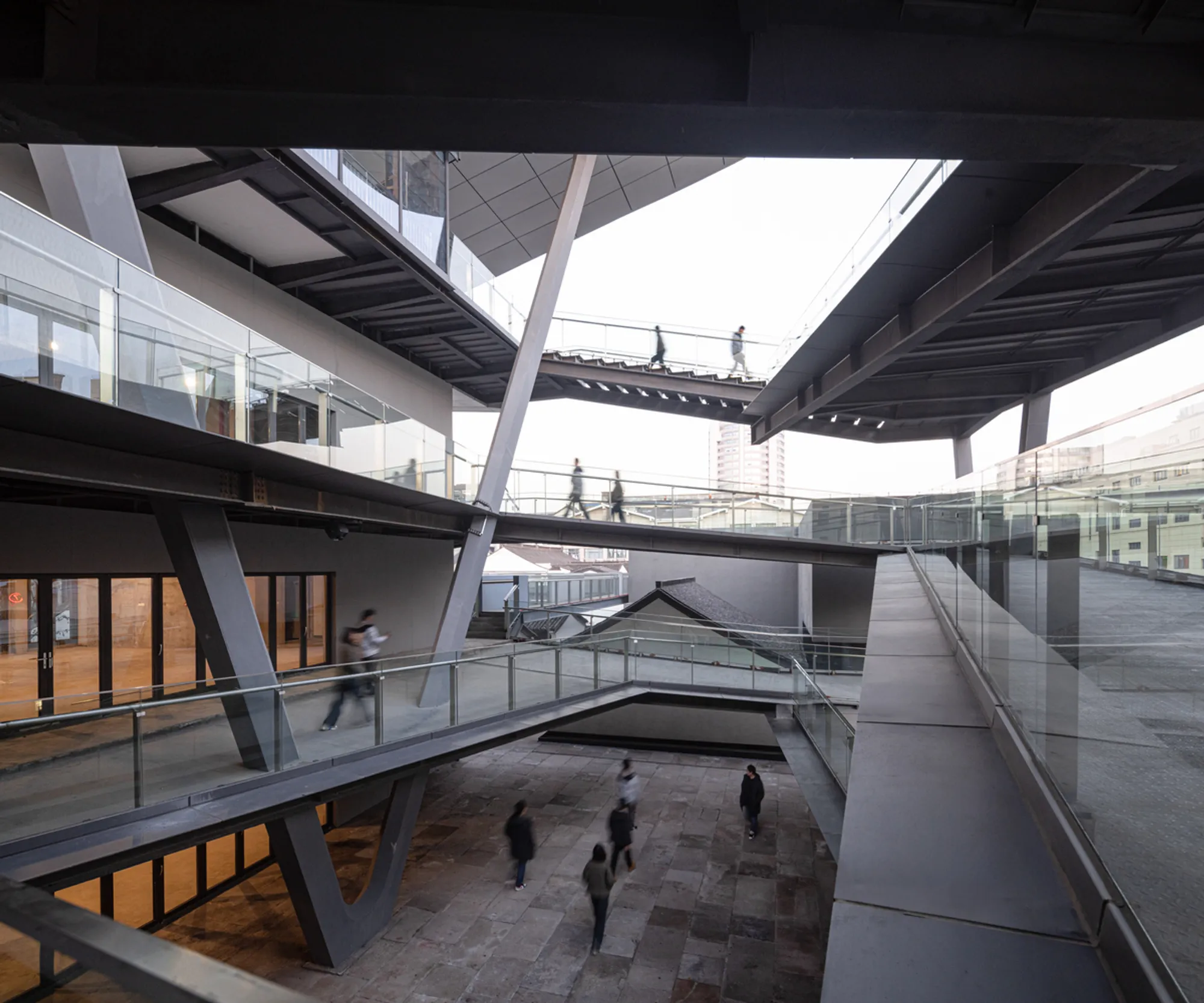 SpActrum Stacks Walkable Ground Planes into a Terraced Cultural Landmark in Shaoxing